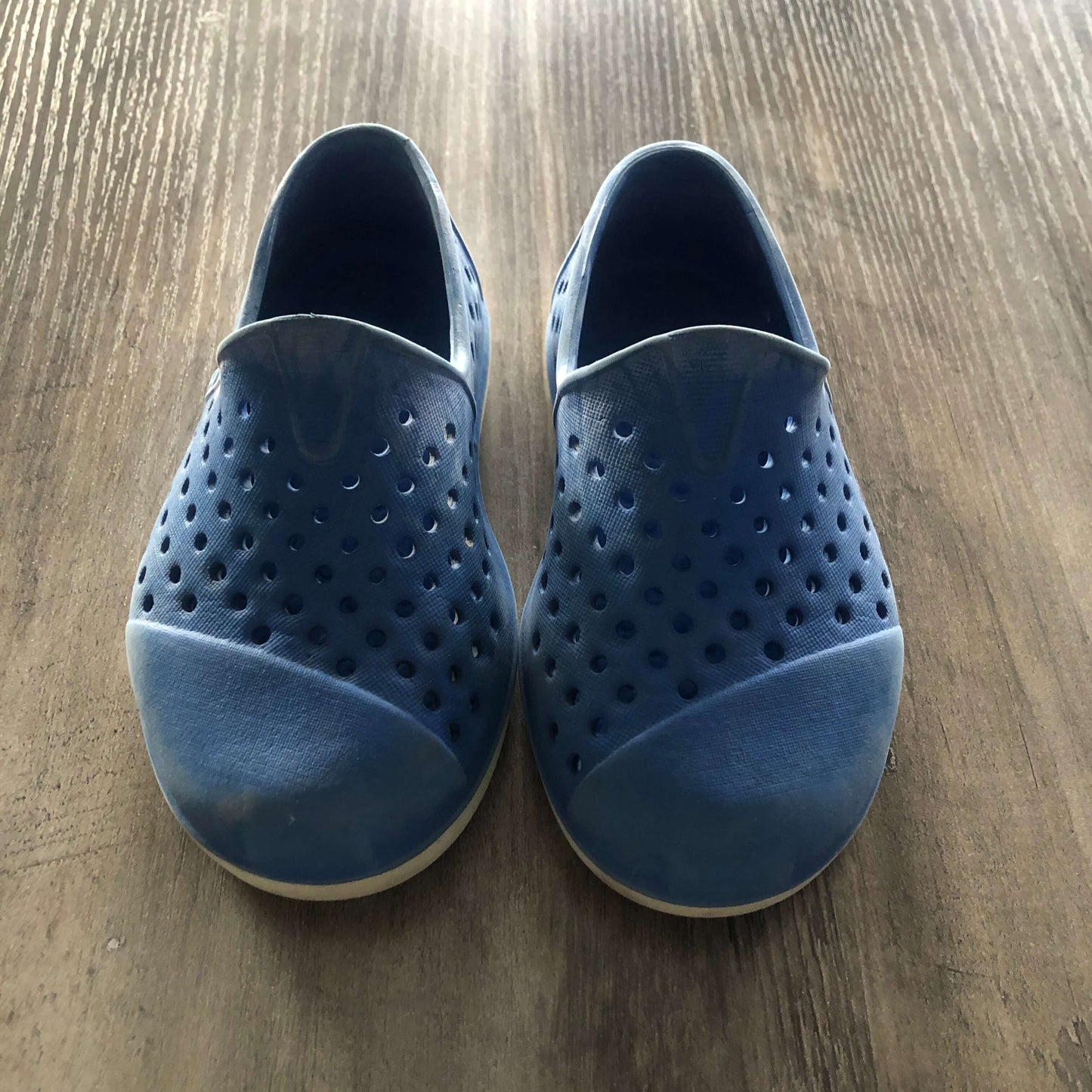 TOMS “crocs”, Shoes 6 (Walkers:12-24 mth)