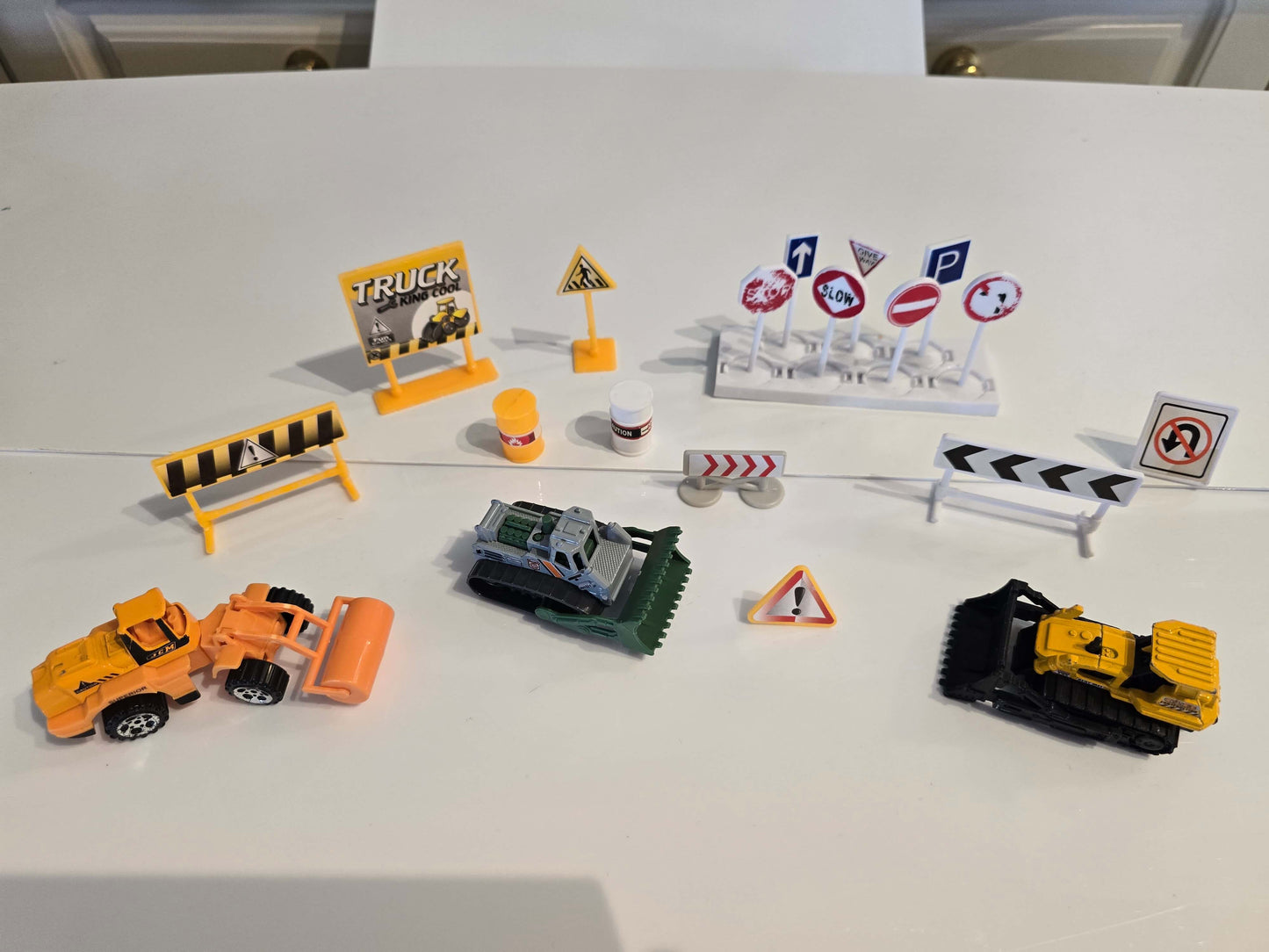 Small construction trucks & signs 🚧