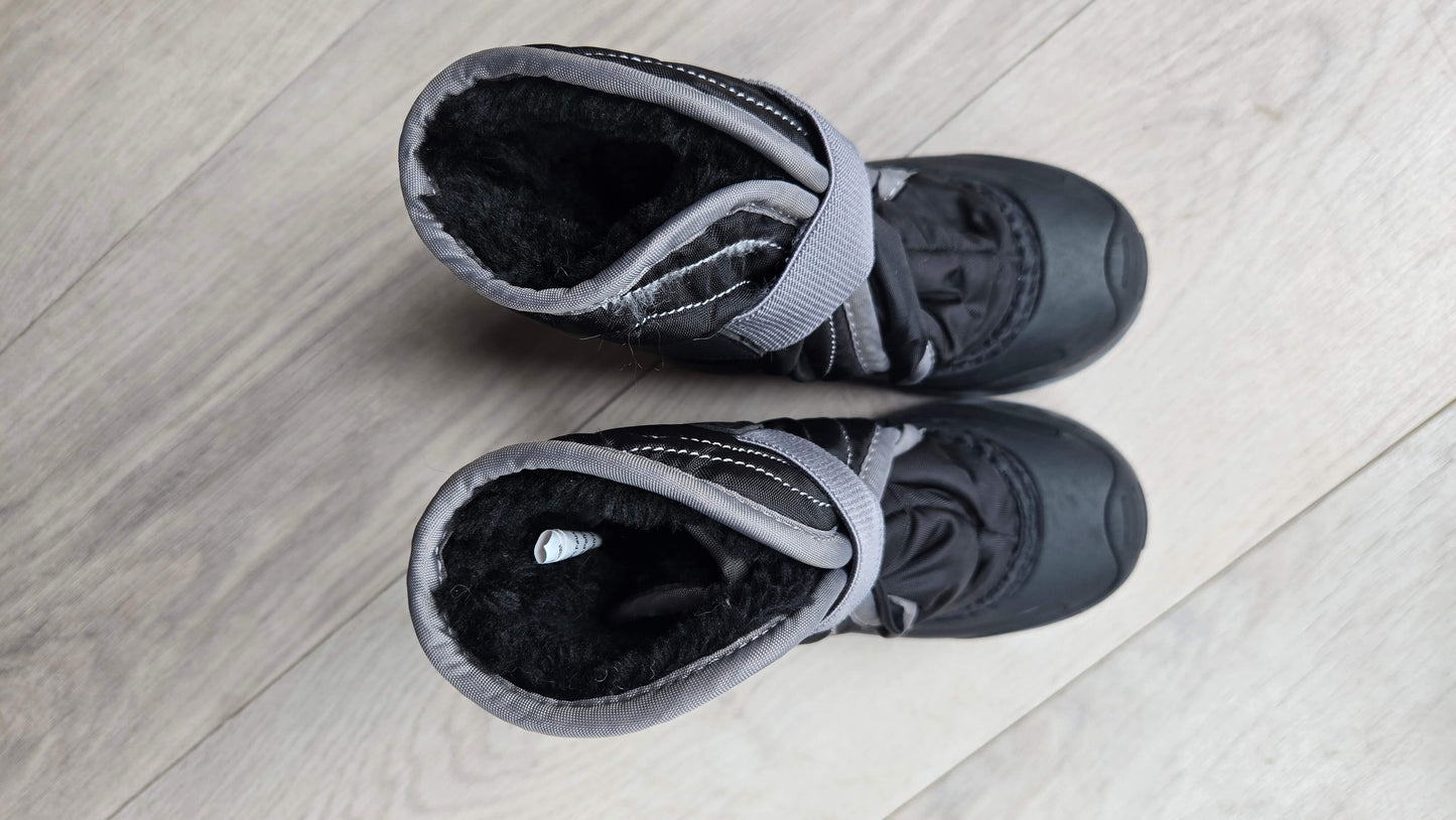 Kamik Snowbug5 Winter Boots - Retails at $33 at Sportchek, Shoes 8 (Toddler:2-4yr)