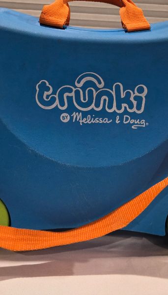 Trunki by Melissa & Doug suitcase