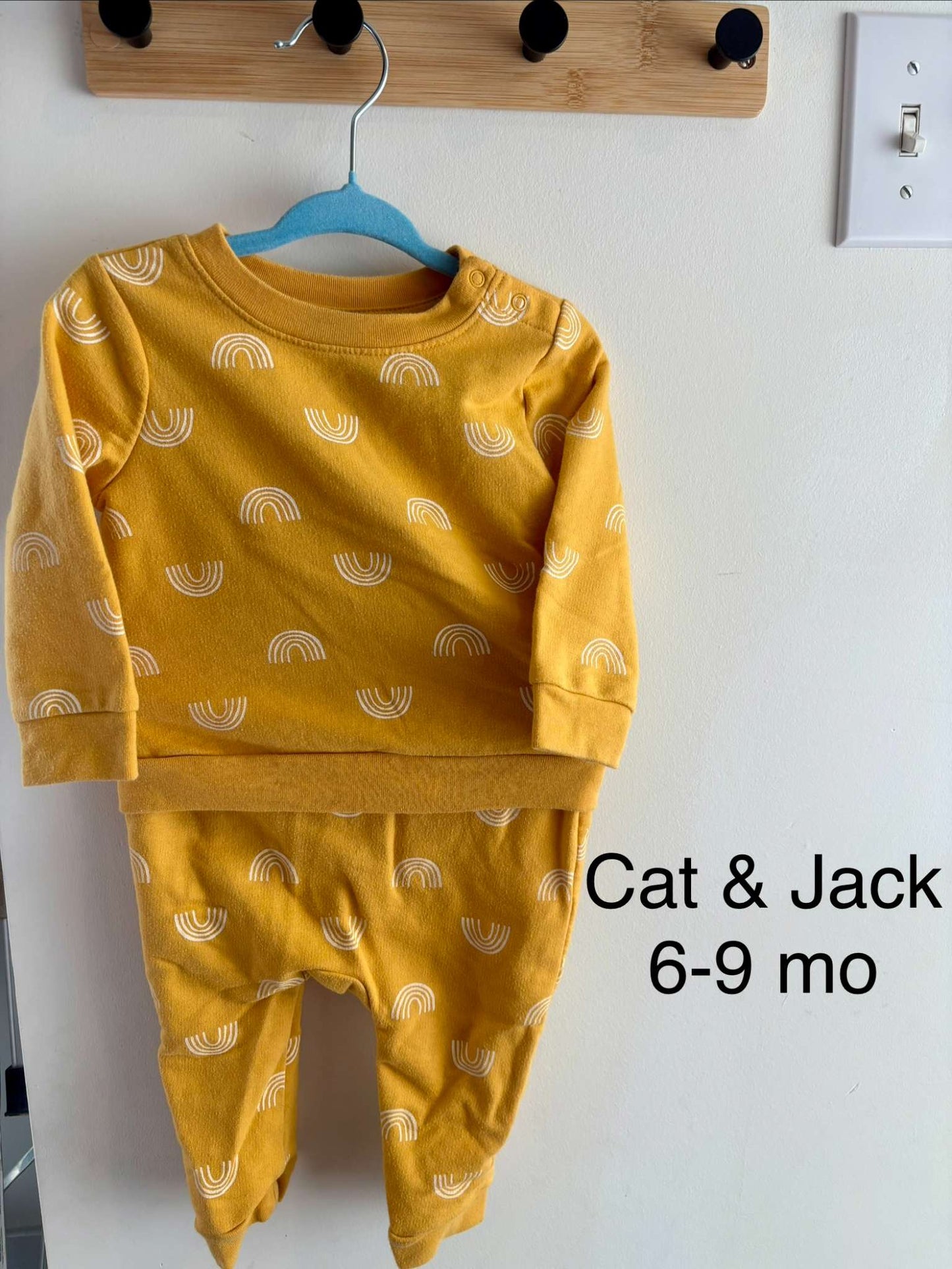 Cat & Jack Yellow Matching Set 6-9 months, Kids 9 Month (6-9M)
