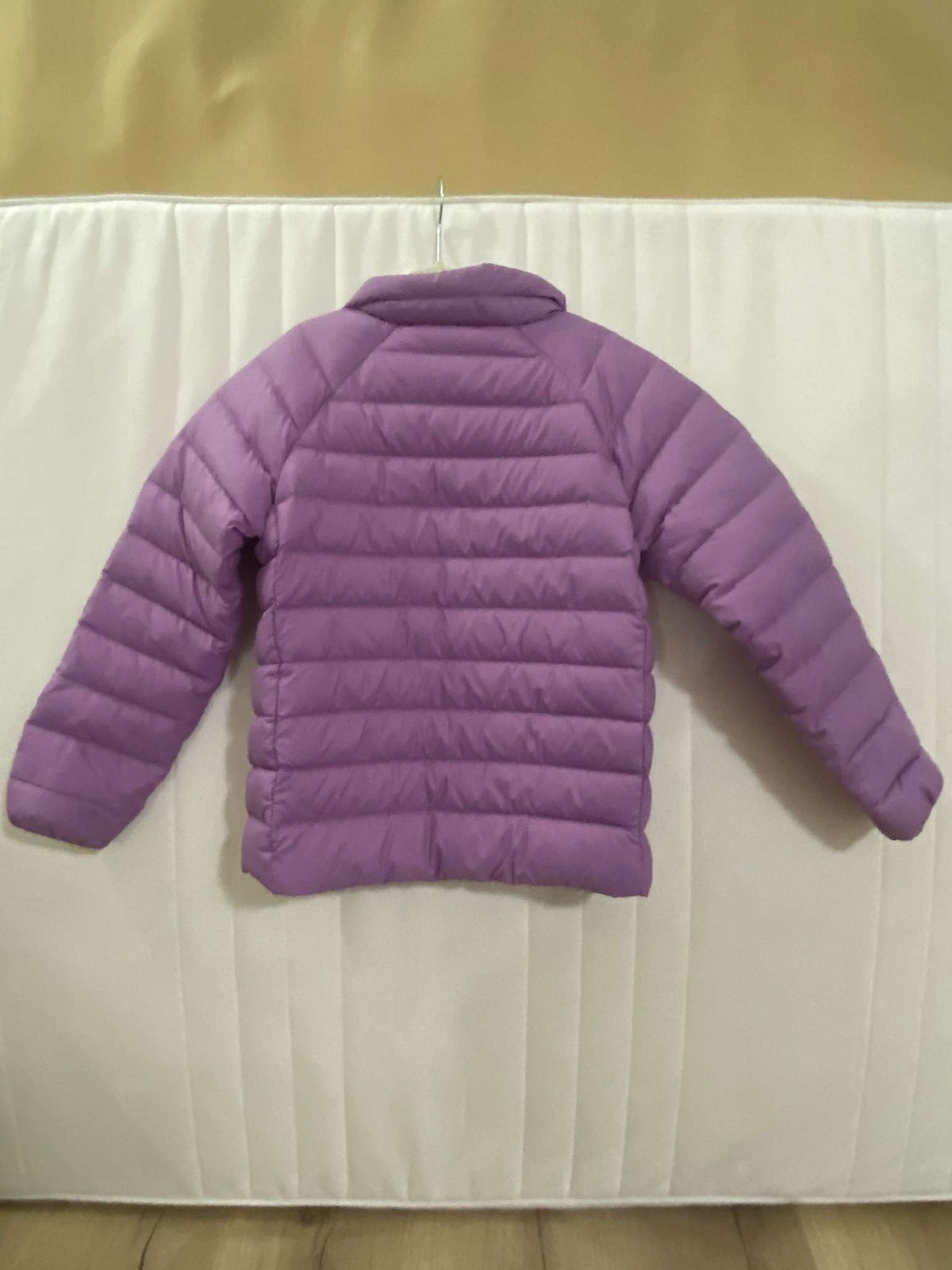 Patagonia Girls purple jacket. (Retails: $169), Kids 7