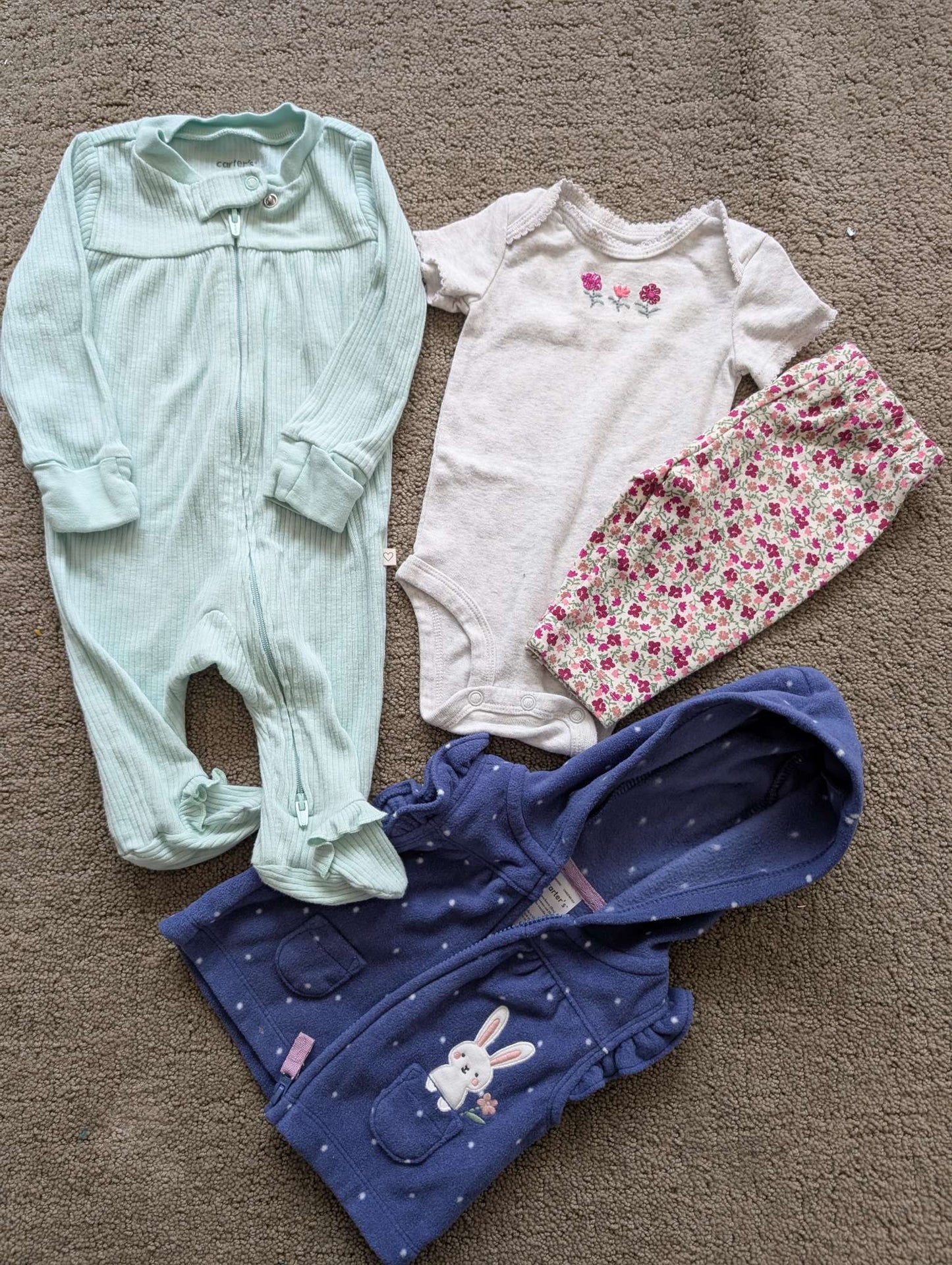 Carters 0-3 month baby girl 4 piece bundle, Kids 3 Month (0-3M)