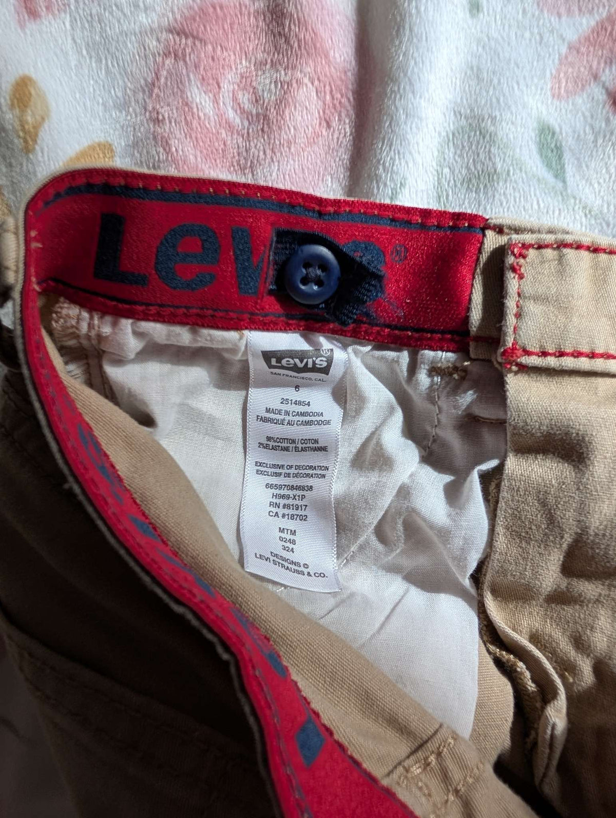 size 6/7 tan Levi pants, Kids 6/6X