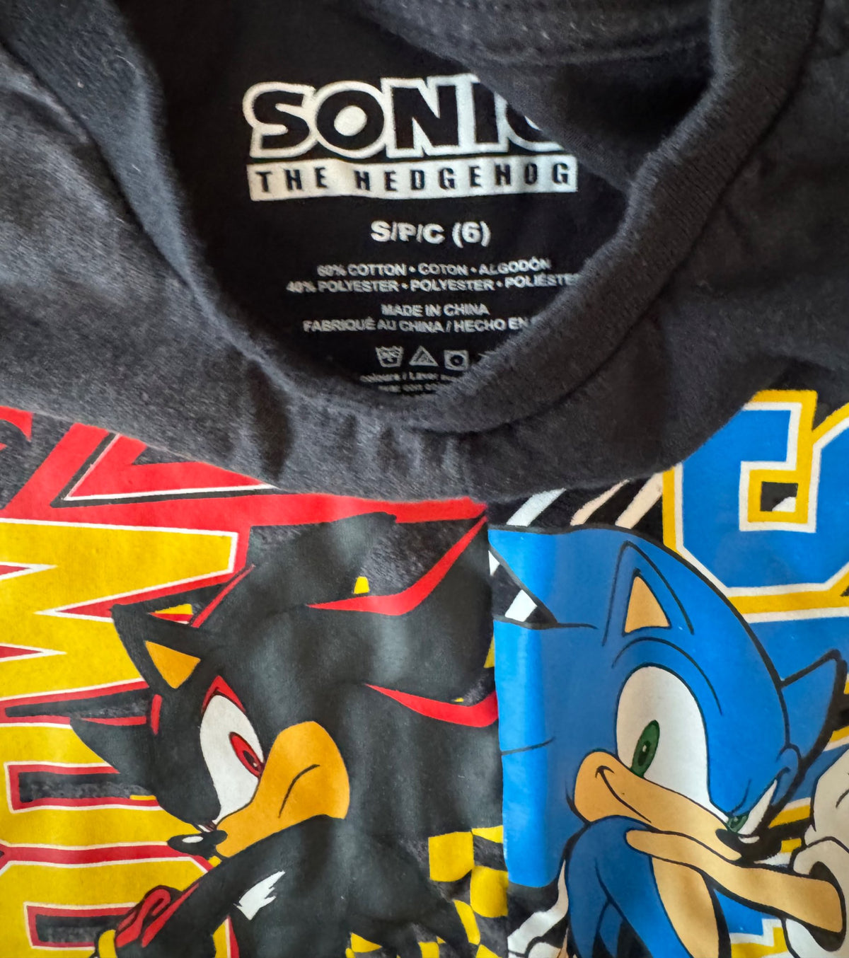 Shadow & Sonic t-shirt size 6, Kids 6/6X