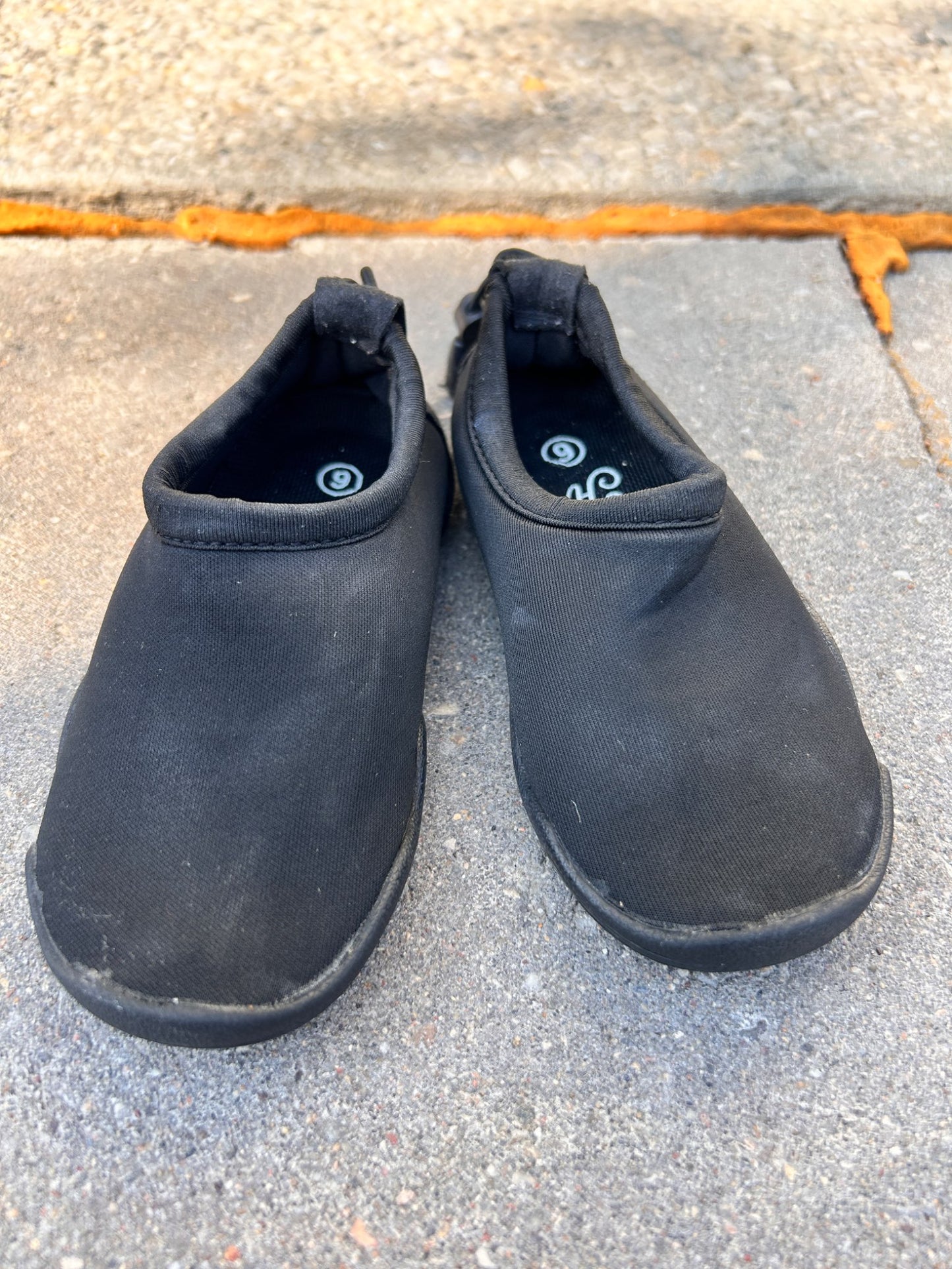 Honeysuckle water shoes sizes 6, Shoes 6 (Walkers:12-24 mth)