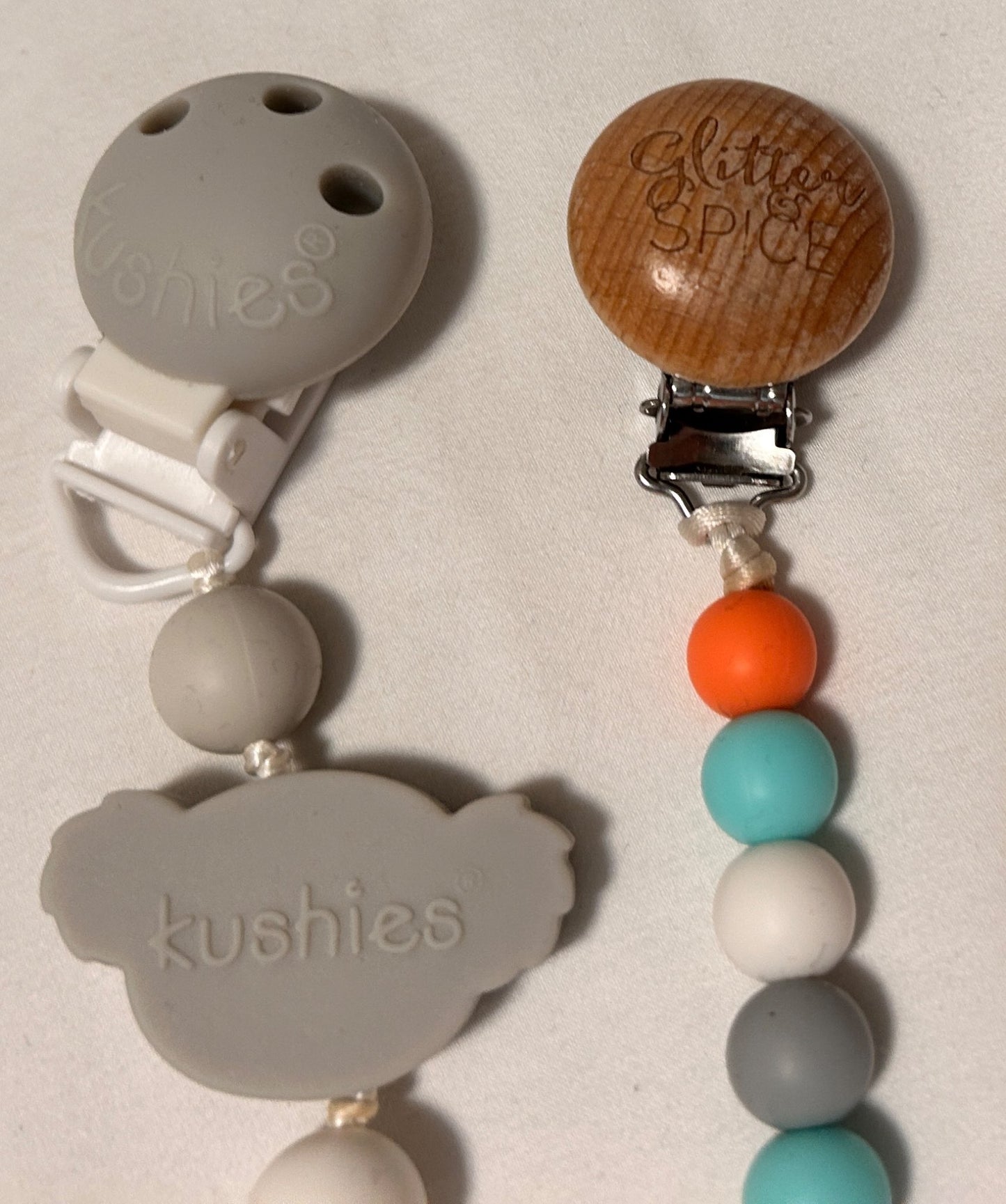 Bundle of two teething clips