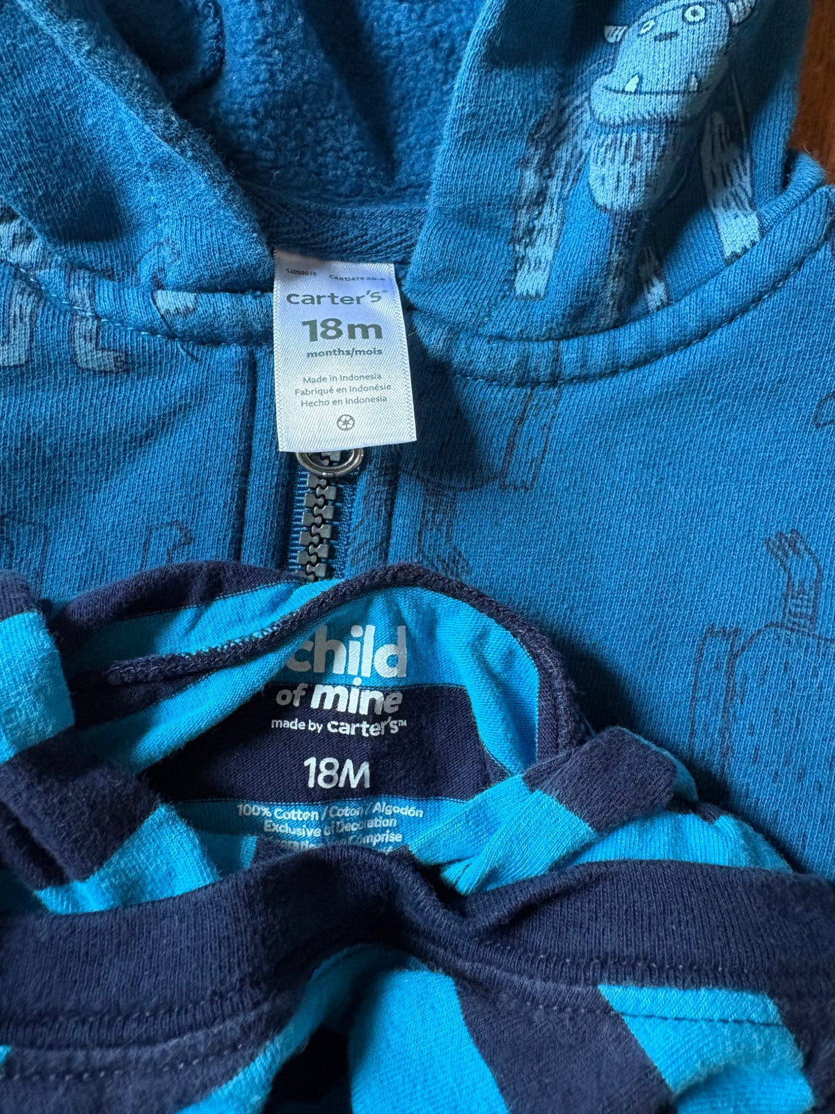 Carters sweater and hoodie 18 months , Kids 18 Month (12-18M)