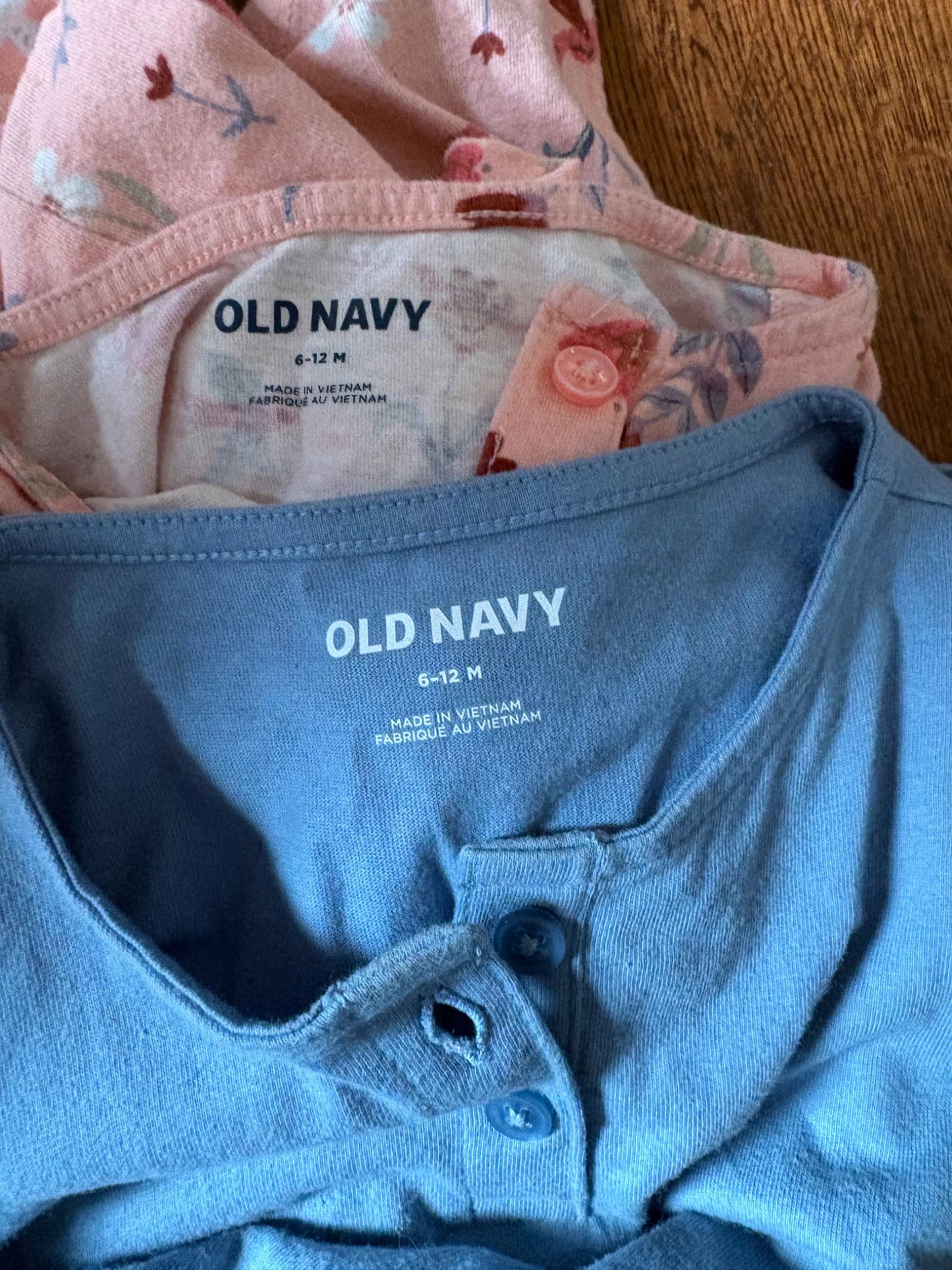 Old Navy outfits 6-12 months , Kids 9 Month (6-9M)