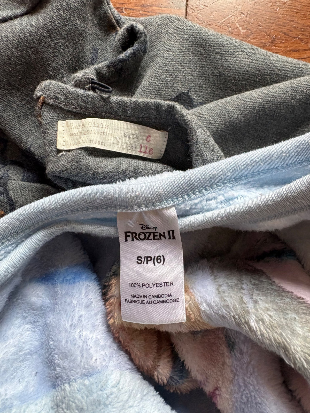 Sweaters size 6, Kids 6/6X
