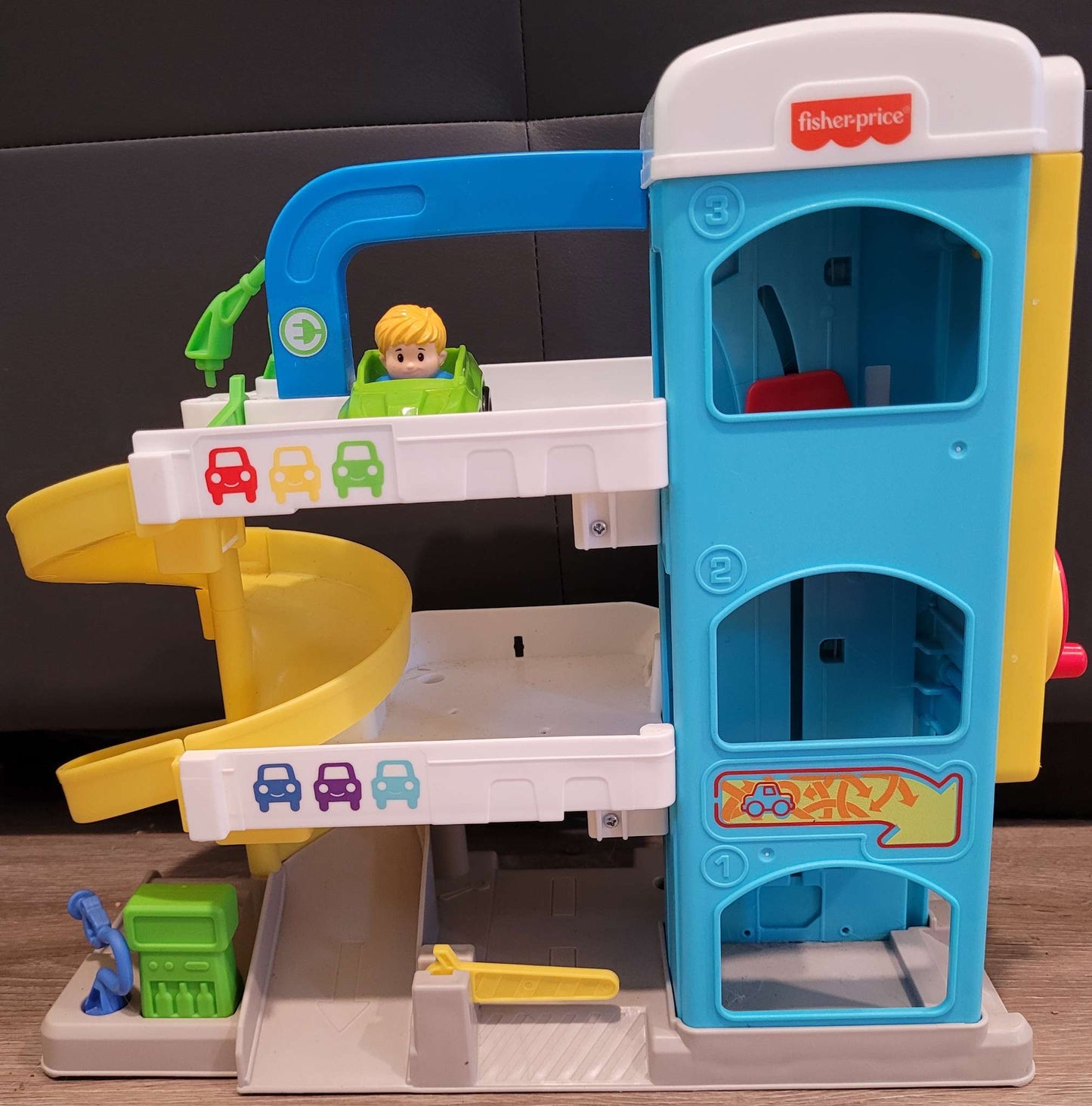 Friendly Neighbors Fisher Price Garage+Car