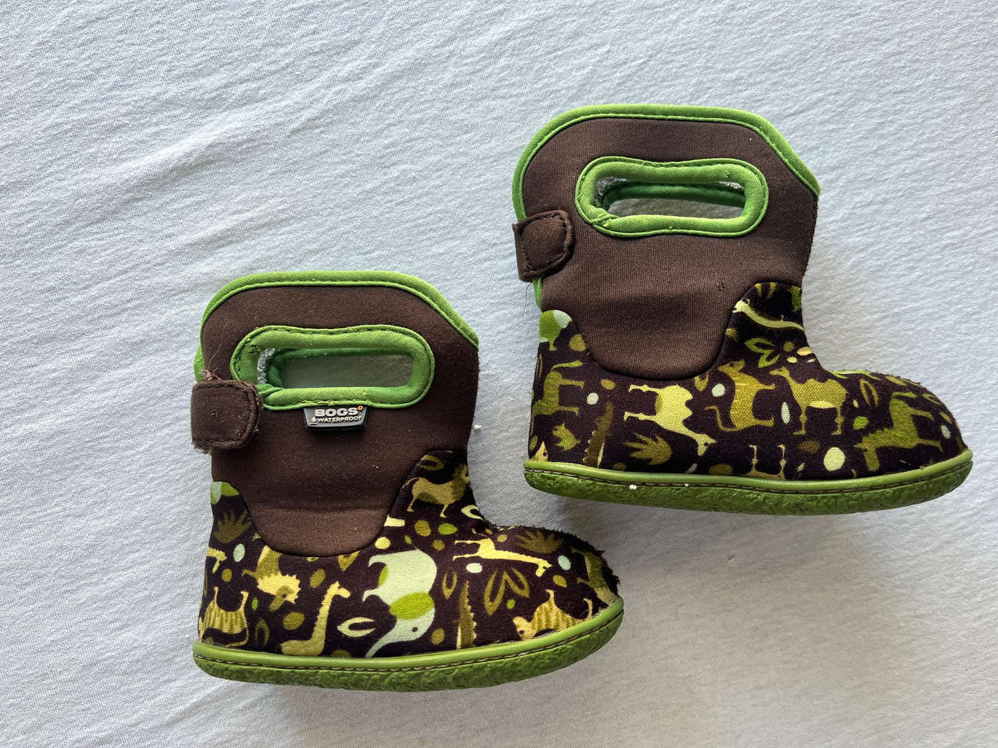 Bogs Baby Boots, Boys Safari Animals, Size 4, Shoes 4 (Baby: 0-12 mth)