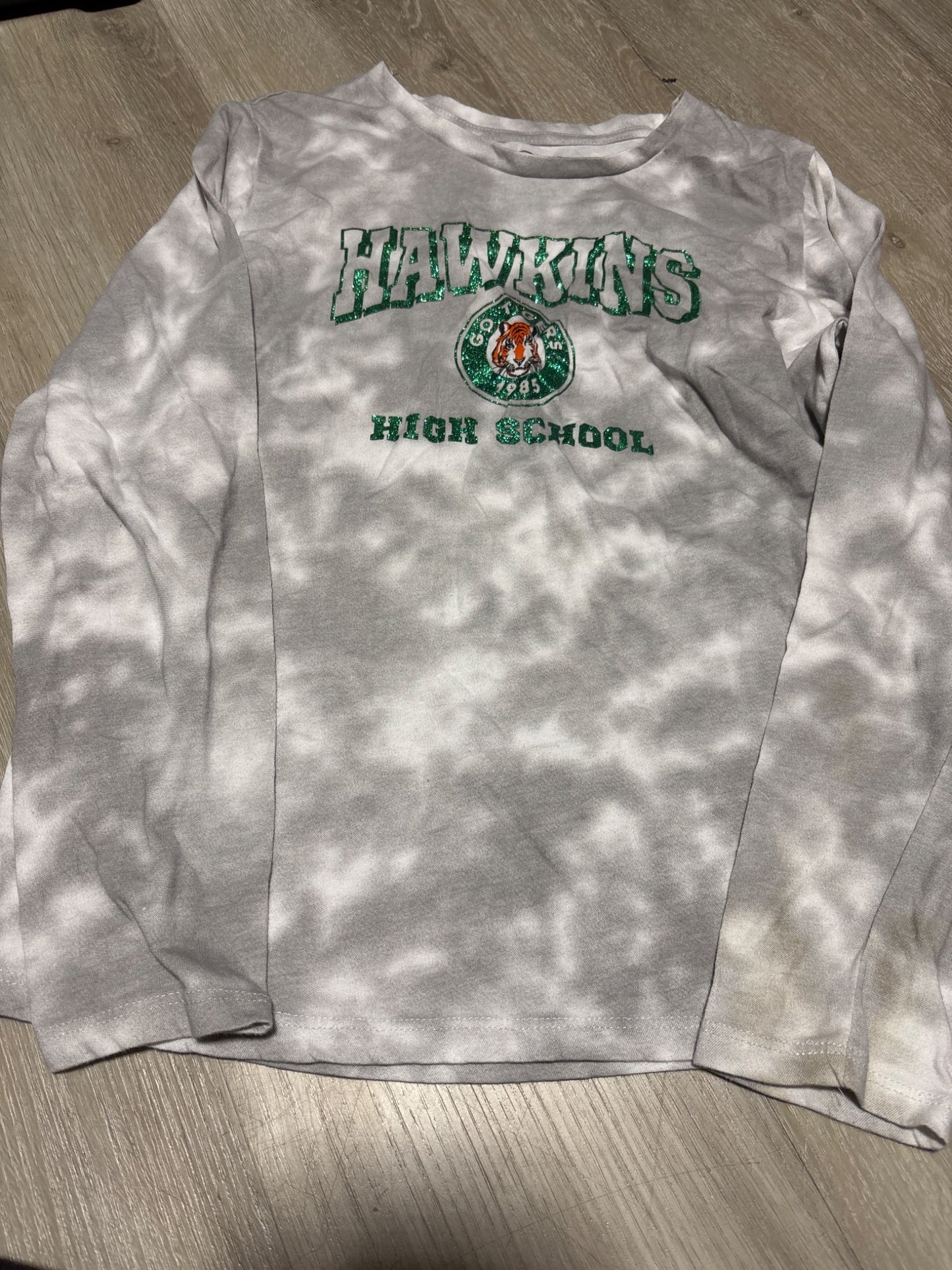 Stranger Things 14-16 Green Glitter Graphic Shirt, Kids 14