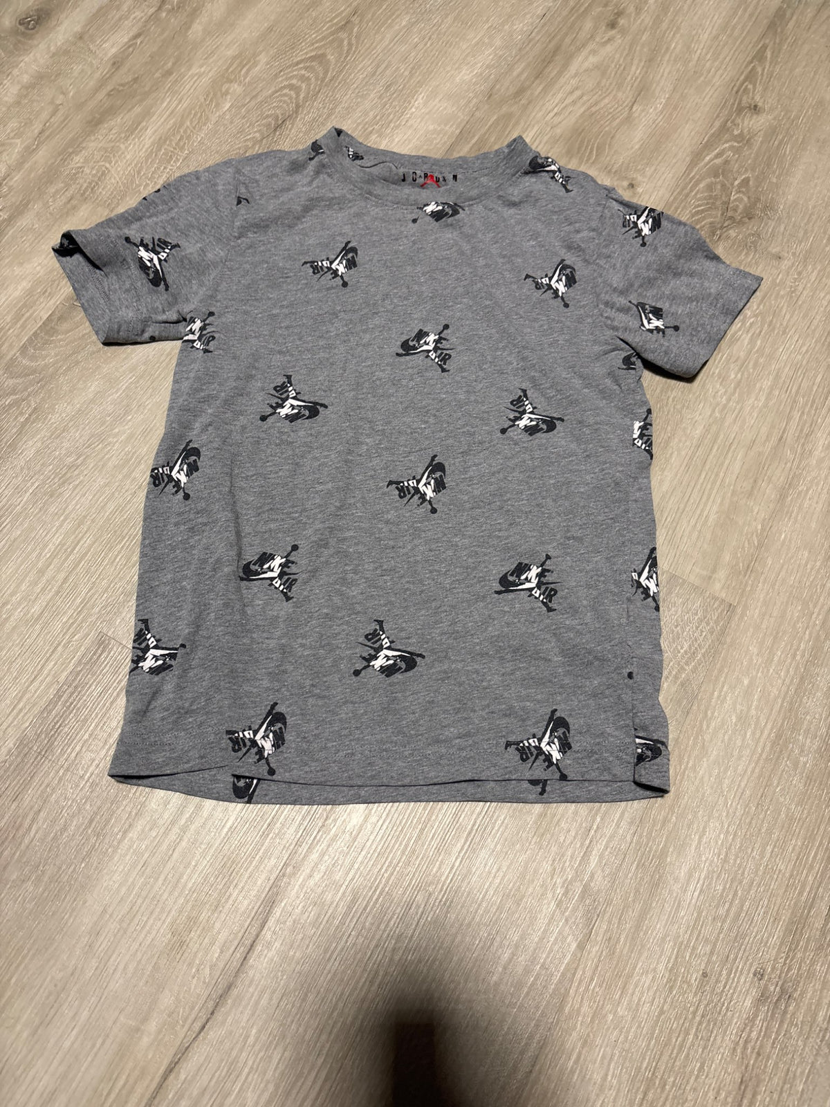 Jordan Grey Shirt With Motif 8-10, Kids 8