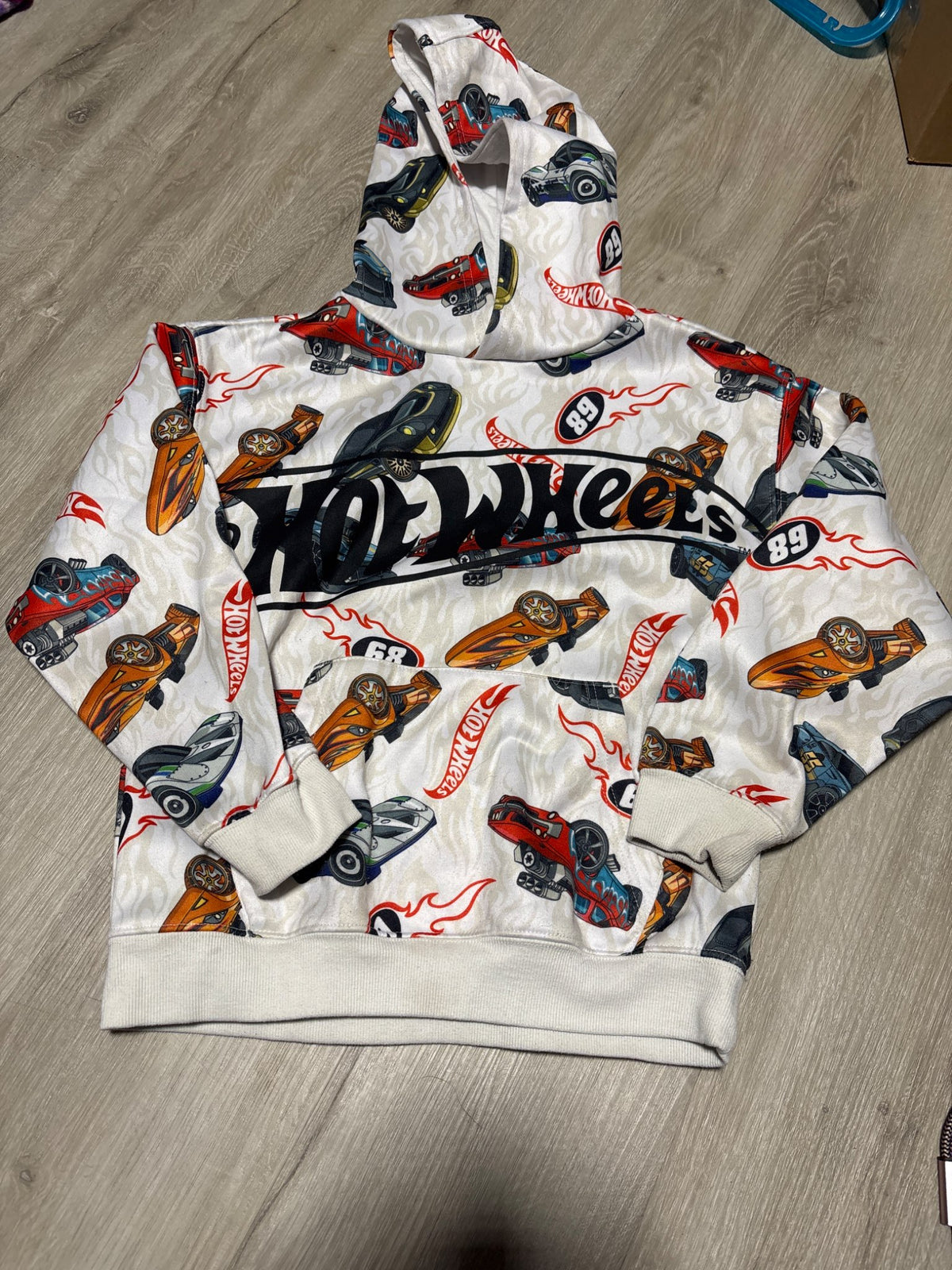 Hotwheels White Pull over Hoodie size 7-8, Kids 7