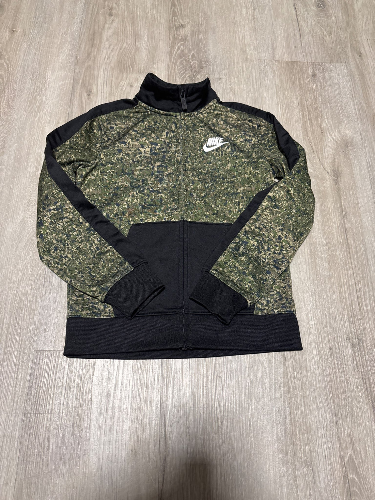Nike Camo and Black Track Jacket 7, Kids 7