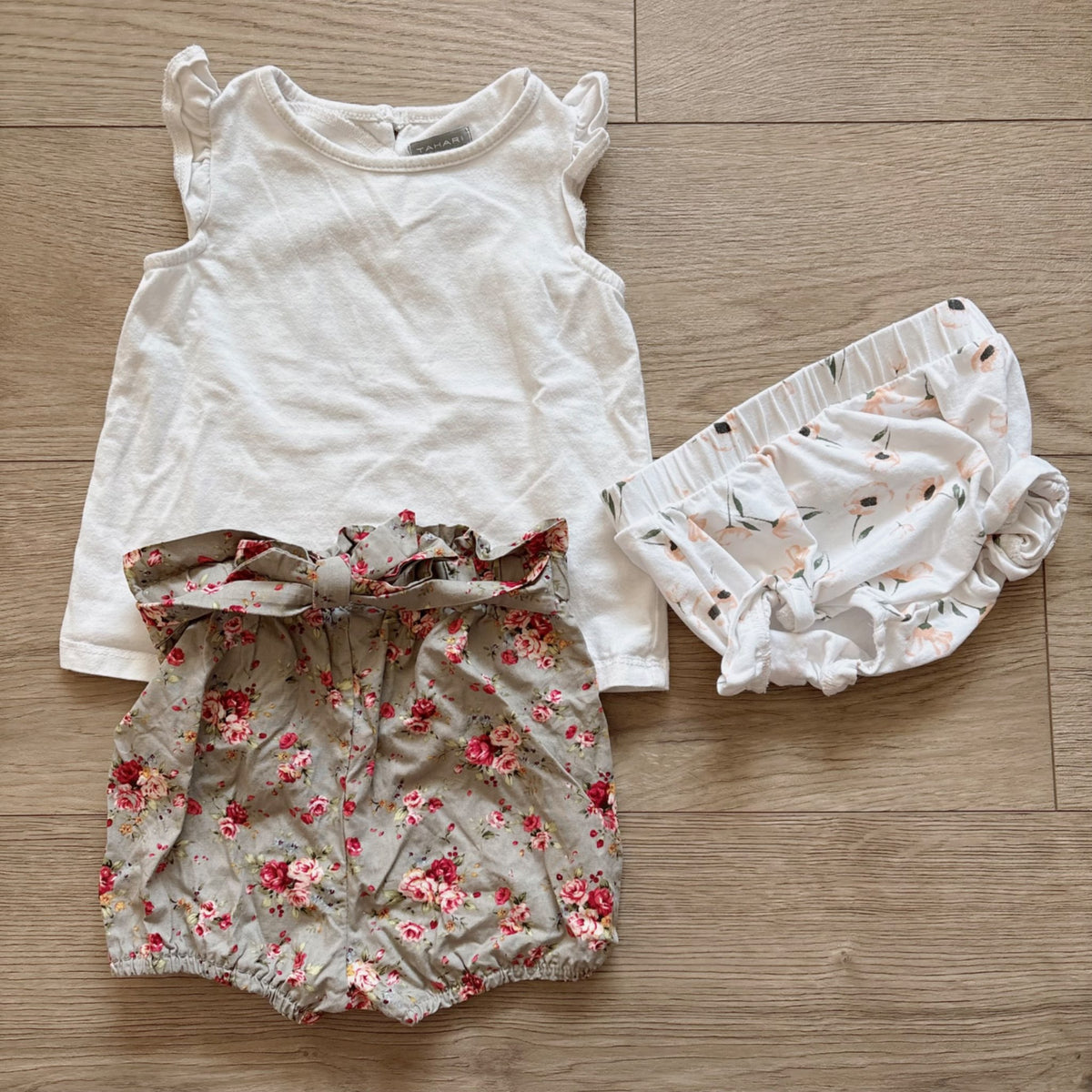 Toddler girls sleeveless top and shorts bundle, Kids 18 Month (12-18M)