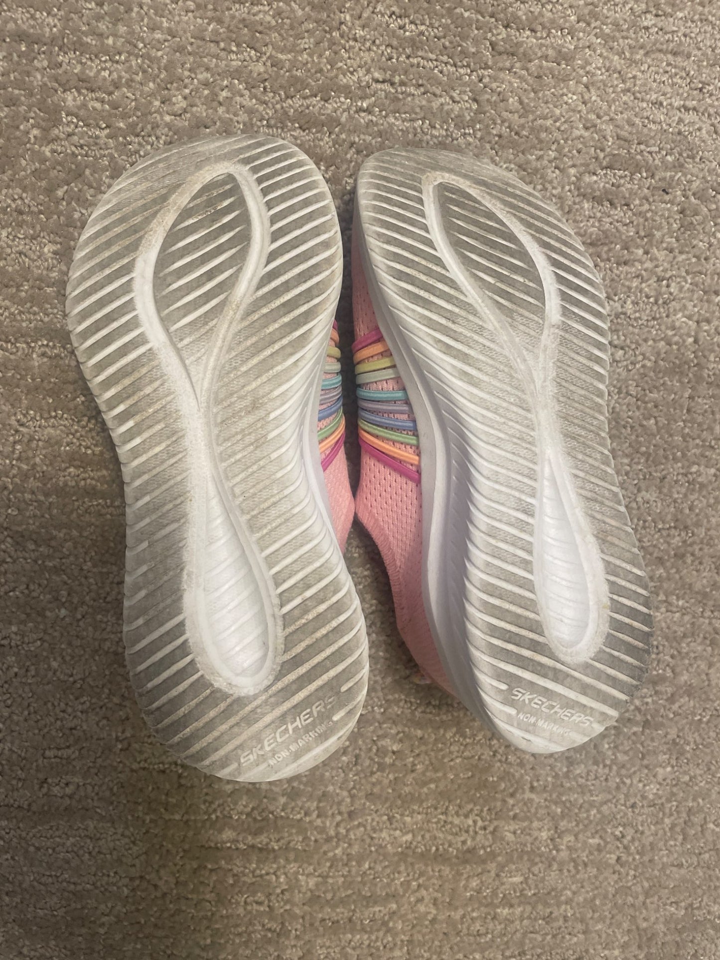 Skechers girls rainbow shoes 12.5, Shoes 12.5 (Kids:4-8yr)