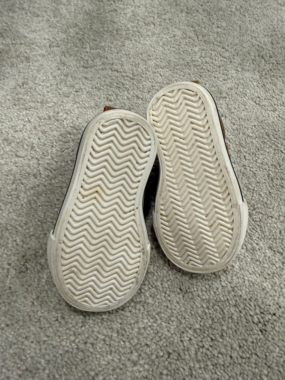 Joe Fresh 4T Sneakers, Shoes 4 (Baby: 0-12 mth)