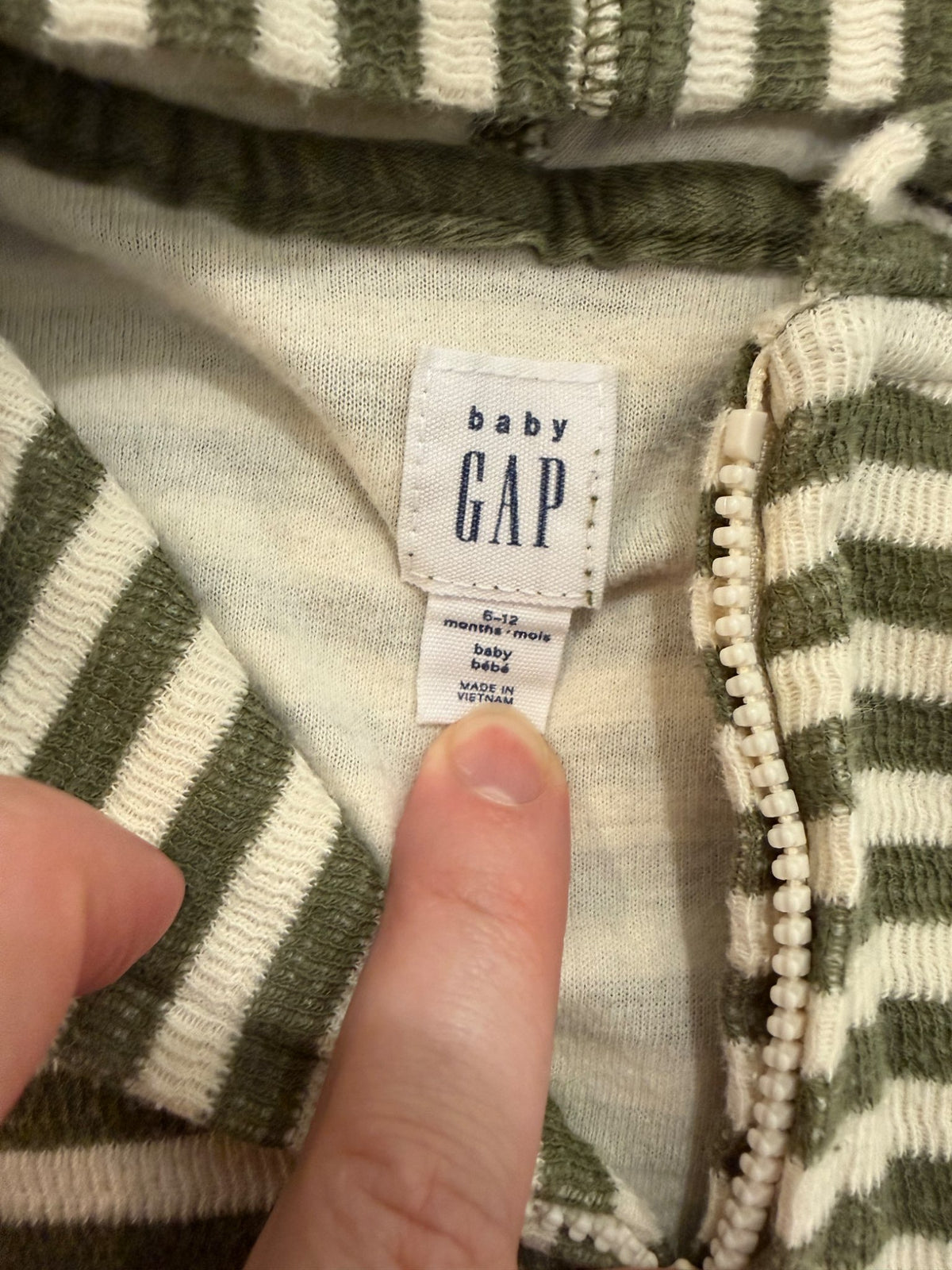 2 Pack of 6-12M Sweaters; Baby Gap and Levi’s, Kids 9 Month (6-9M)