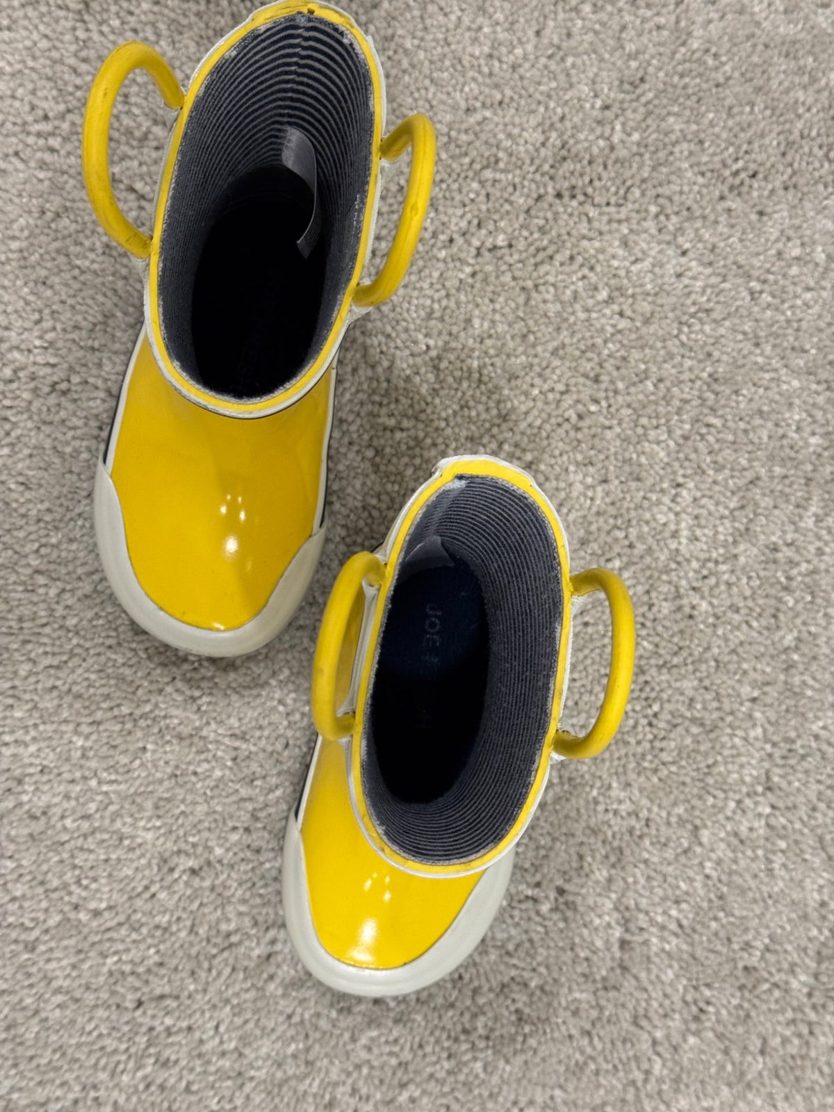 Joe Fresh Toddler Boys’ Rubber Rain Boots, size 4. Retail $24, Shoes 4 (Baby: 0-12 mth)