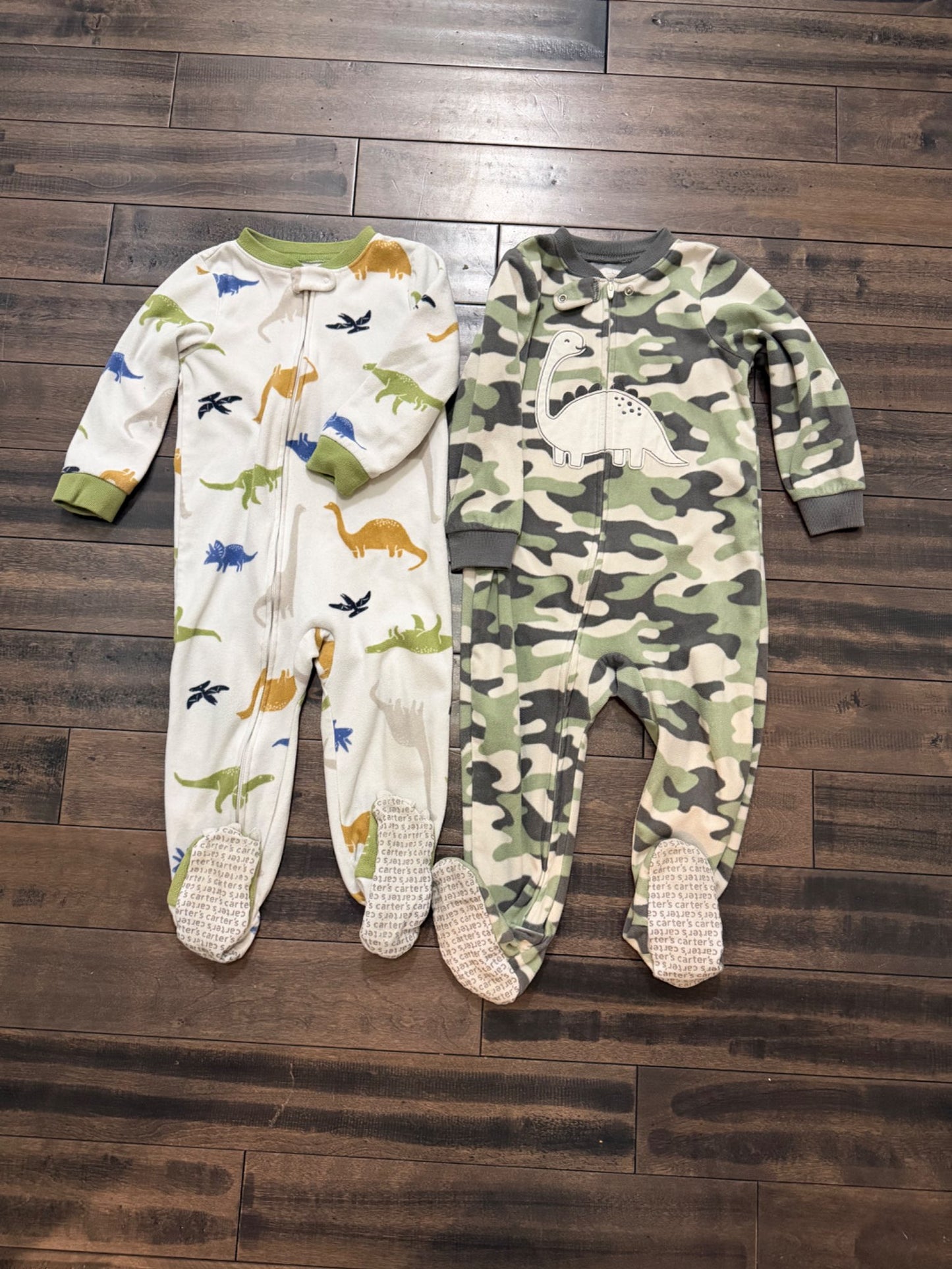 Carters sleepers , Kids 2T
