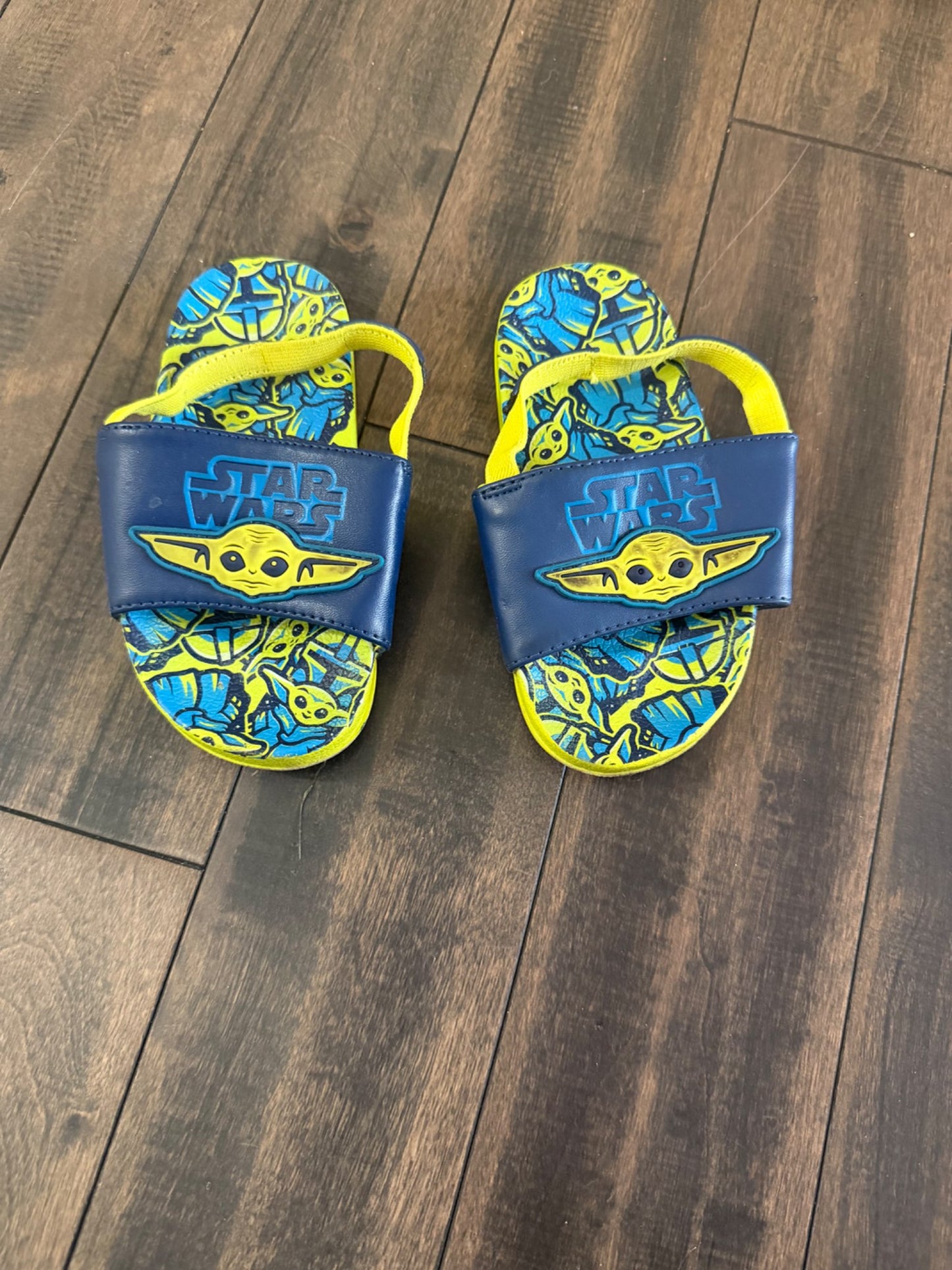 Disney store Star Wars slides, Shoes 7 (Walkers:12-24 mth)