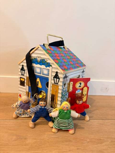 Melissa Doug Doorbell House