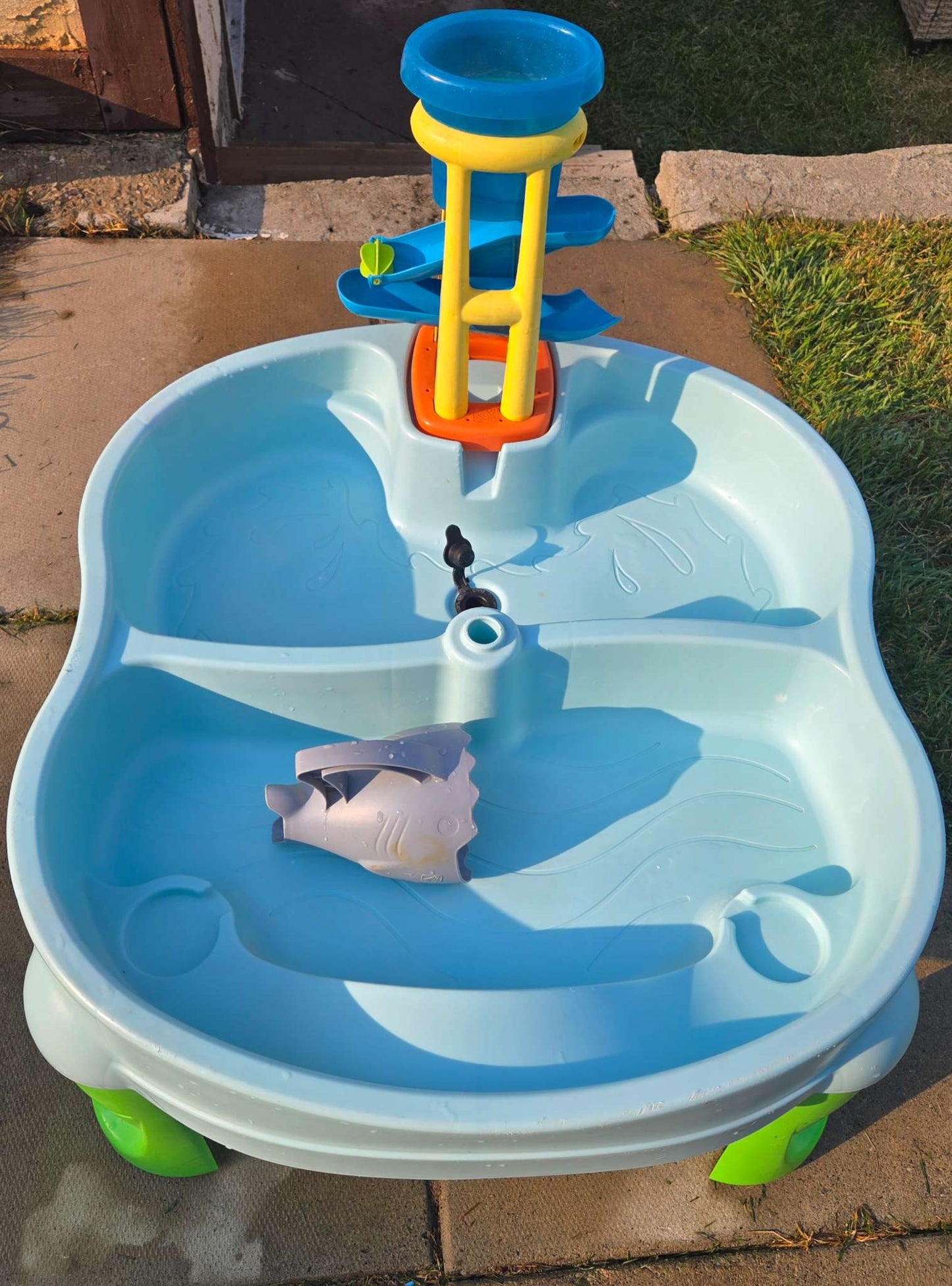 Step 2 Scoop and Splash Bay Playset