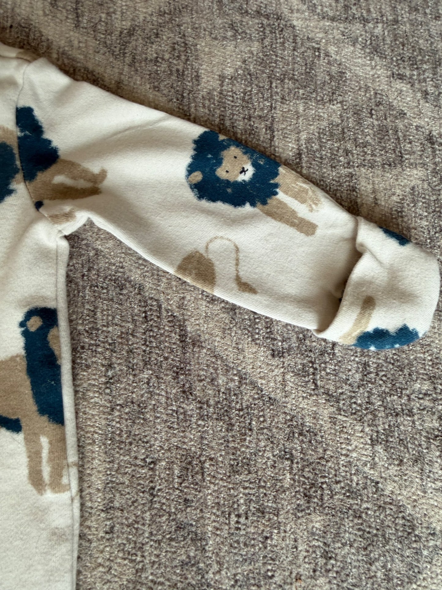 Carters newborn sleepers X2- boys , Kids Newborn