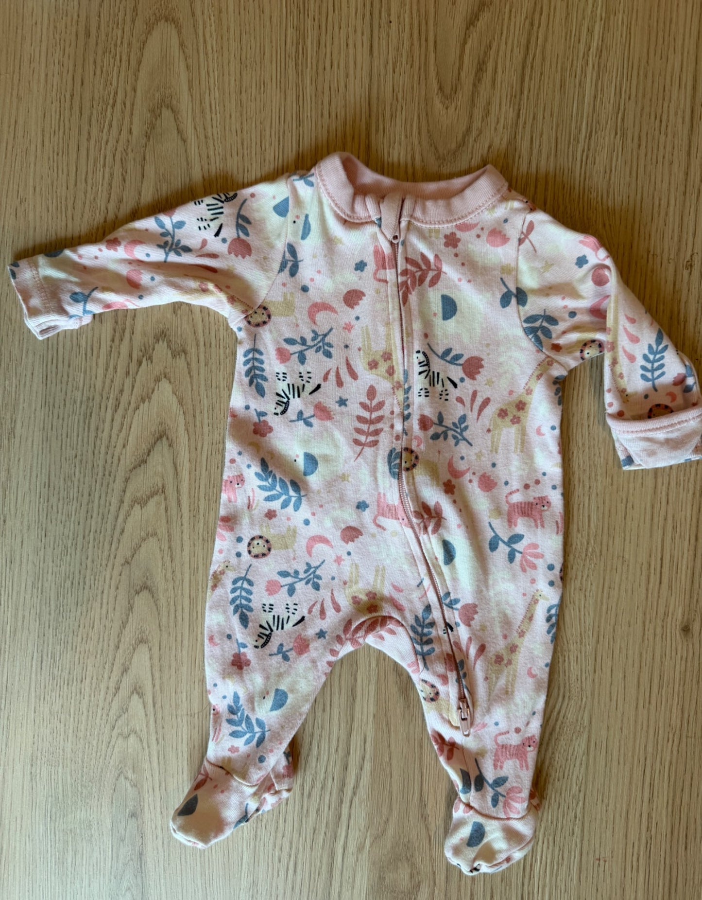 Carters girls newborn sleepers x2, Kids Newborn