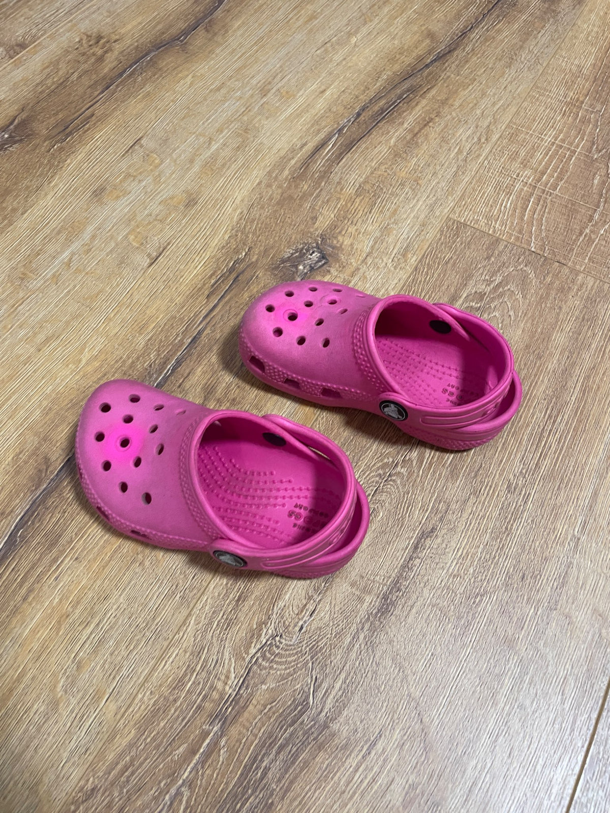 Hot pink Crocs, Shoes 7 (Walkers:12-24 mth)