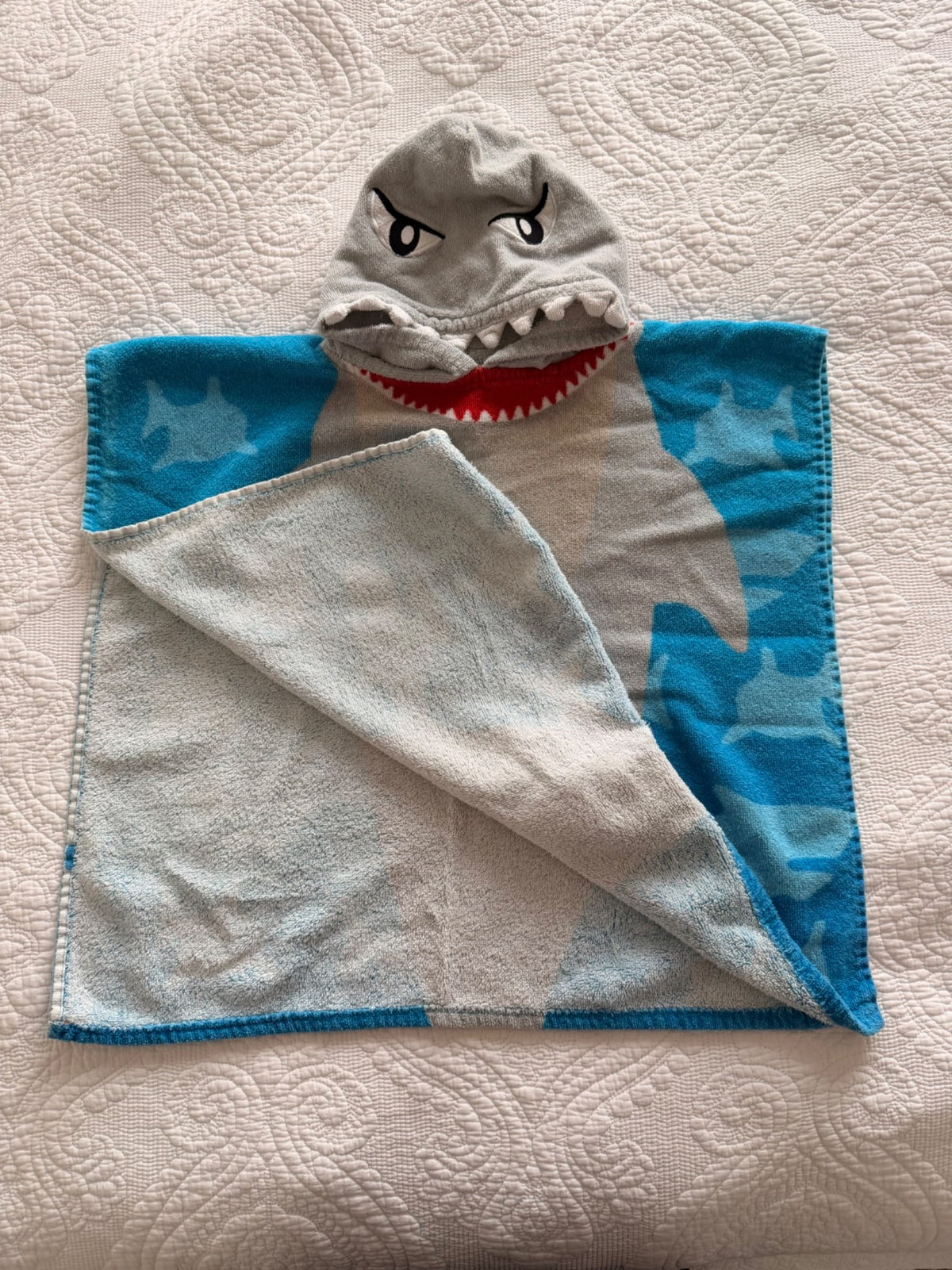 Shark hooded towel (toddler)