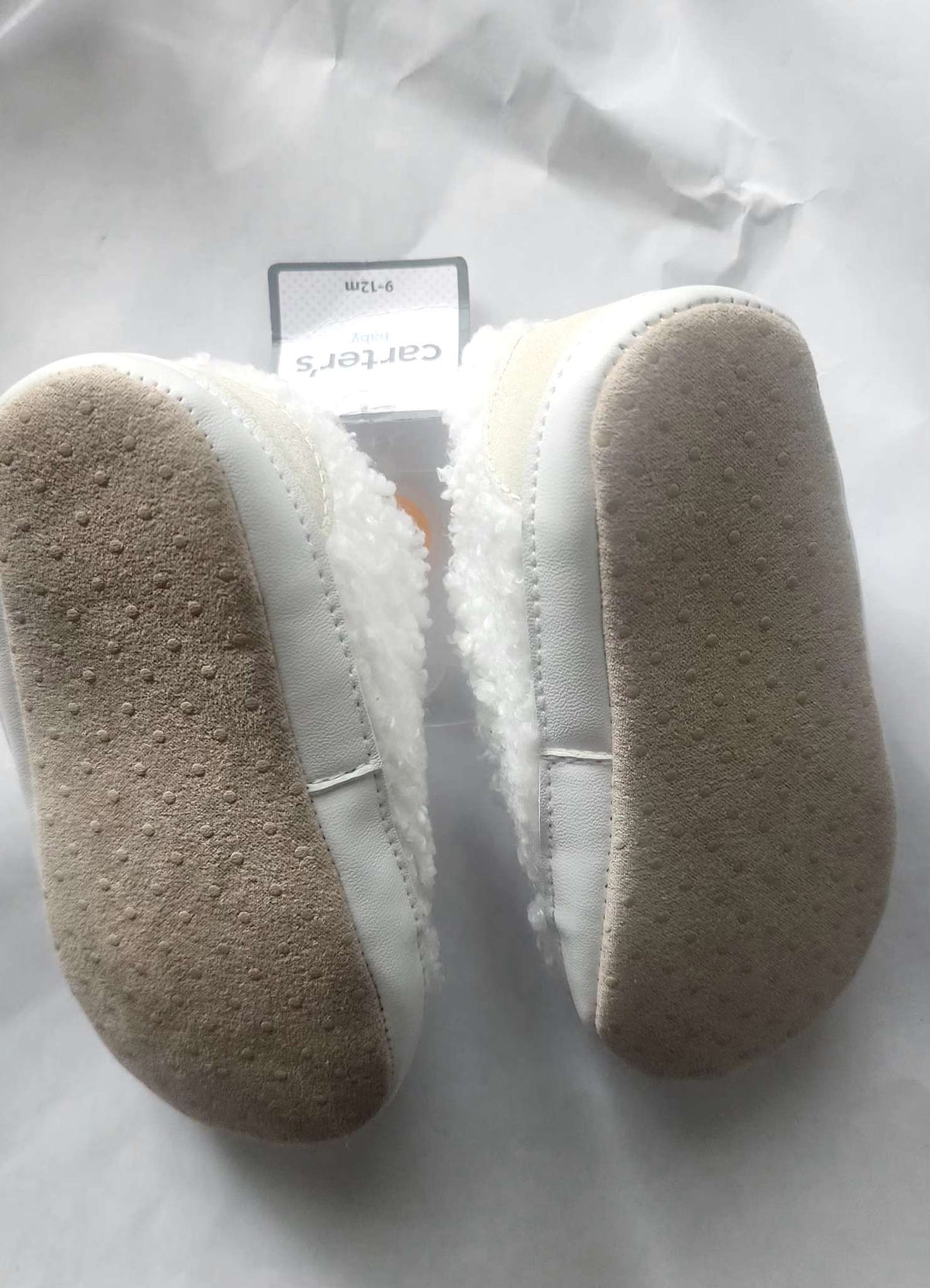 Carter's plush shoes, Shoes 4 (Baby: 0-12 mth)