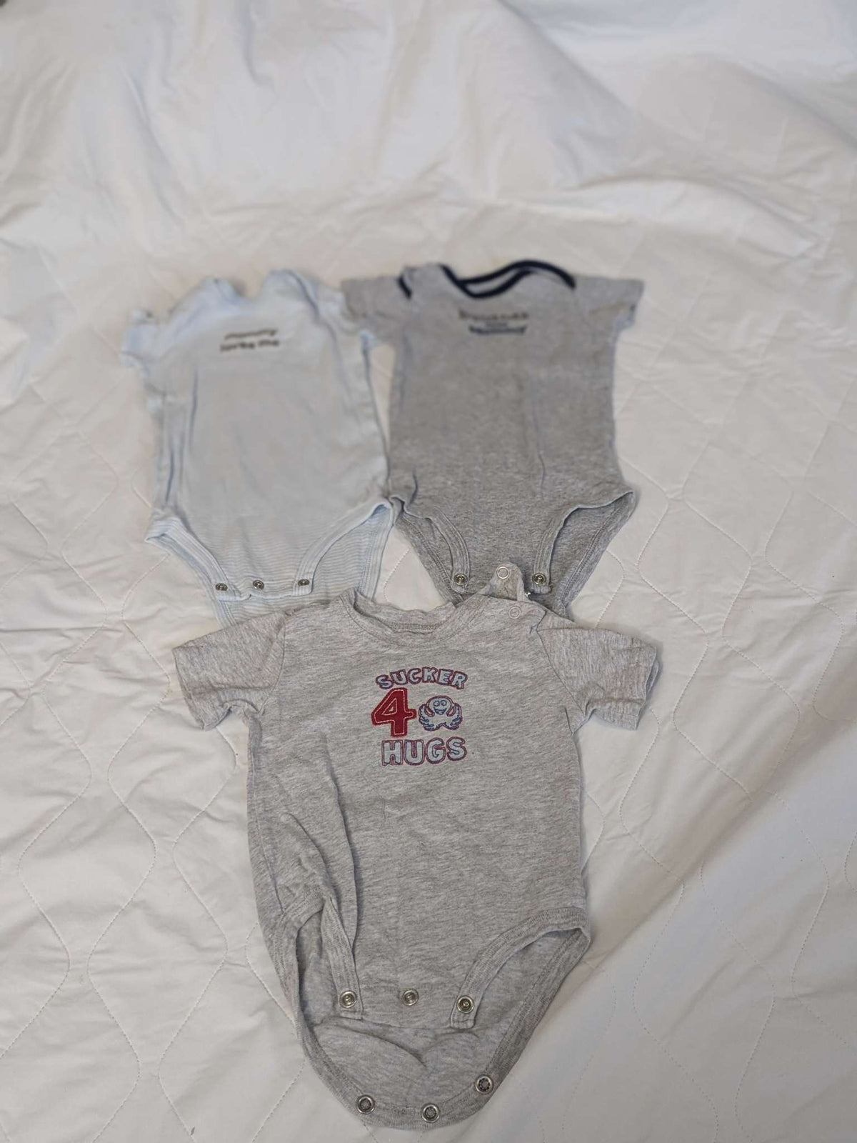 Bundle of 3 onsies, 6-12 months, mostly gray, Kids 9 Month (6-9M)