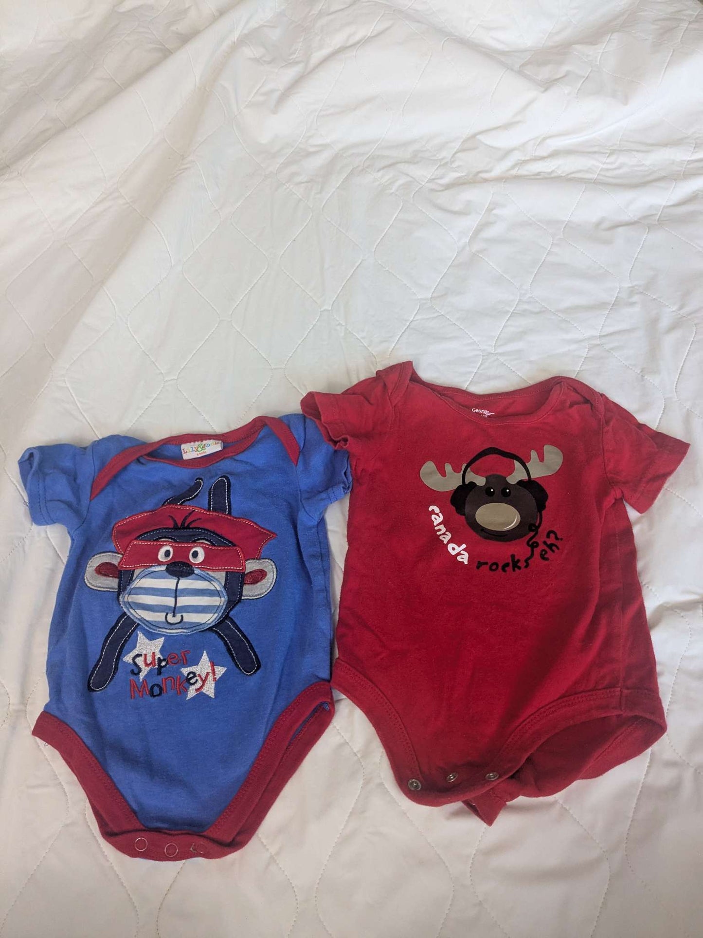 Bundle of 2 onsies, 6-12 months, Blue and red shirts, Kids 9 Month (6-9M)