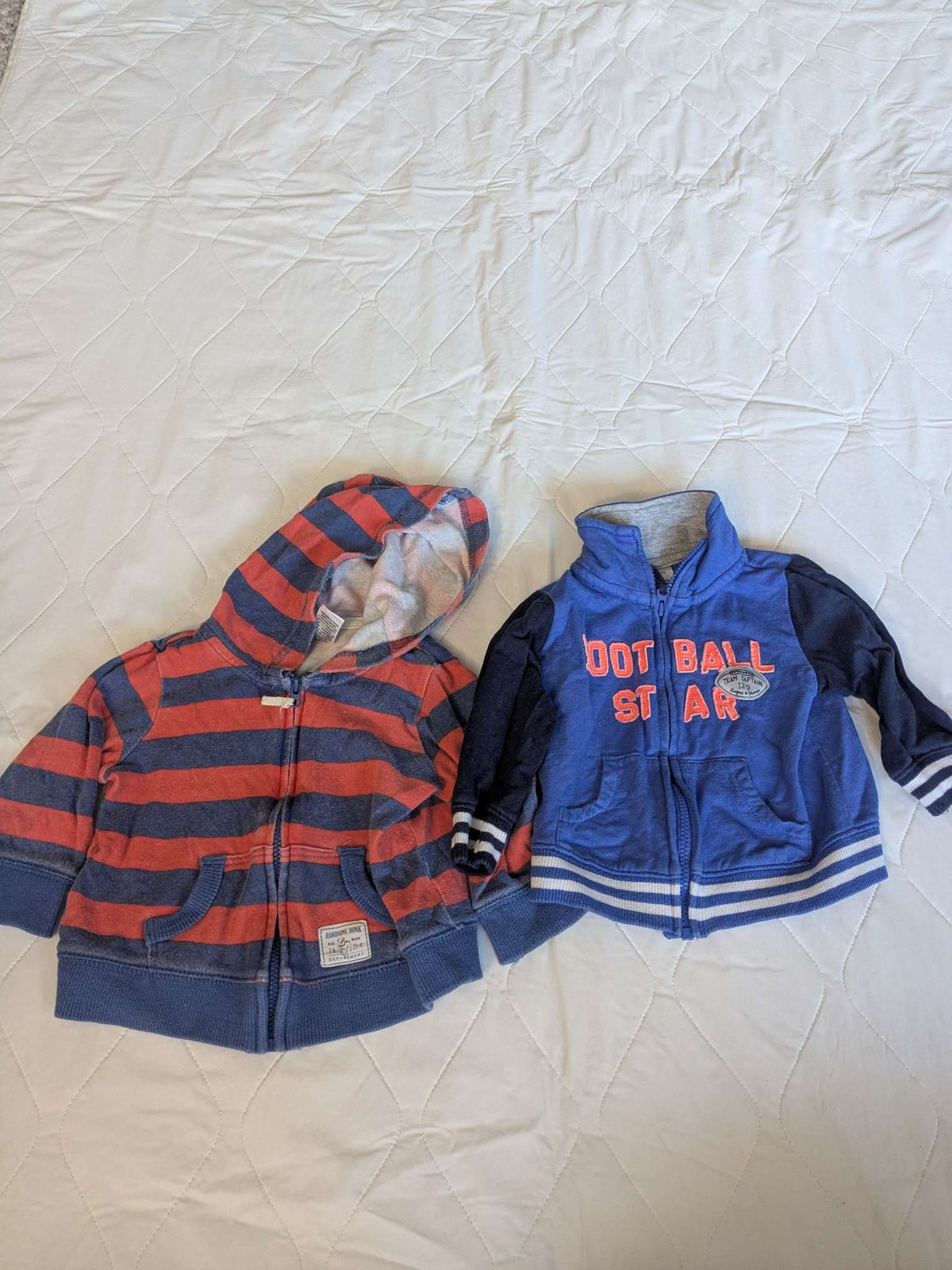 Bundle of 2 lighter zip up hoodies, Carter's, 9 months, Kids 9 Month (6-9M)