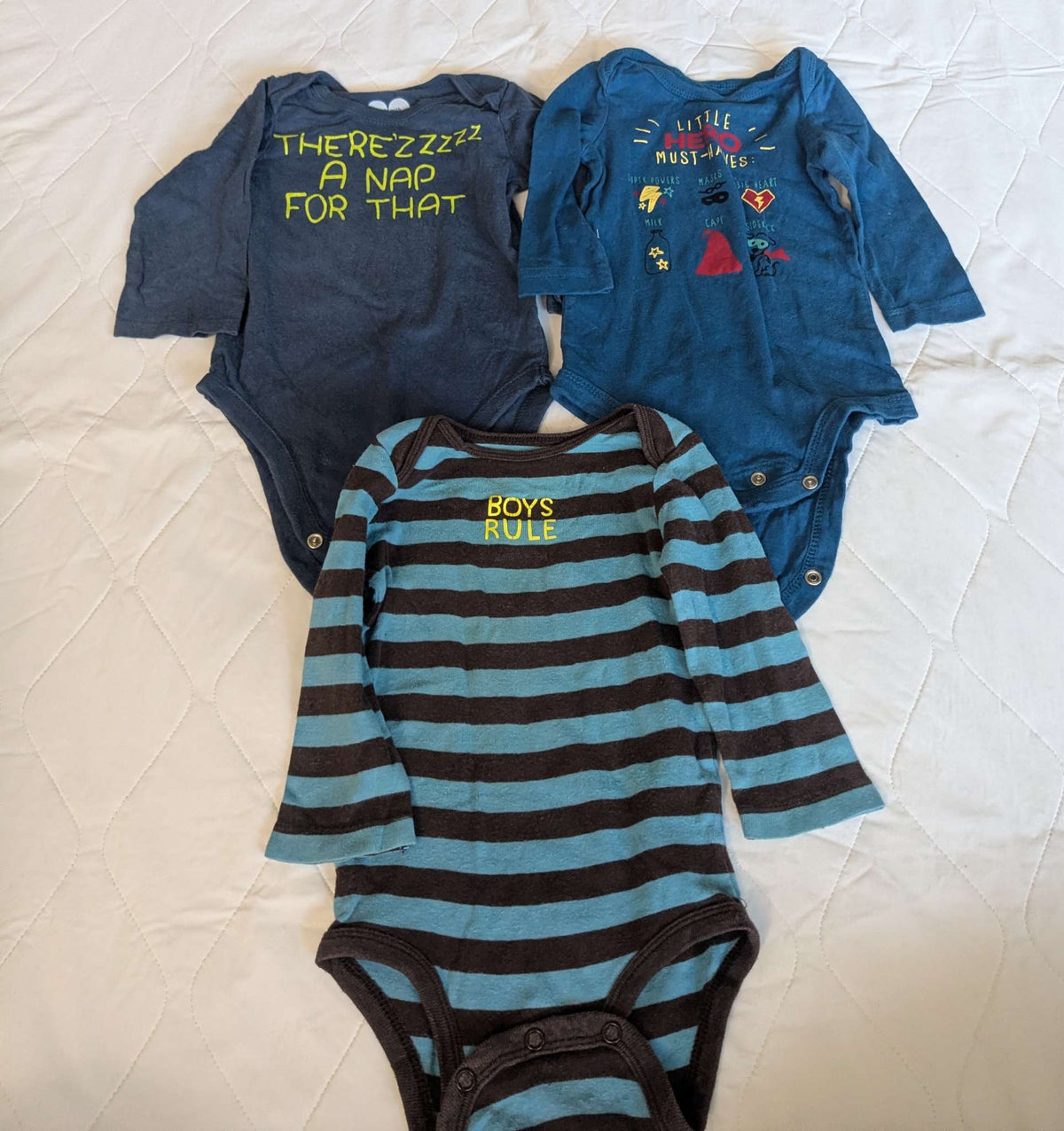 Bundle of 3 long sleeve blue onsies, size ranging from 6-12 months, Kids 9 Month (6-9M)