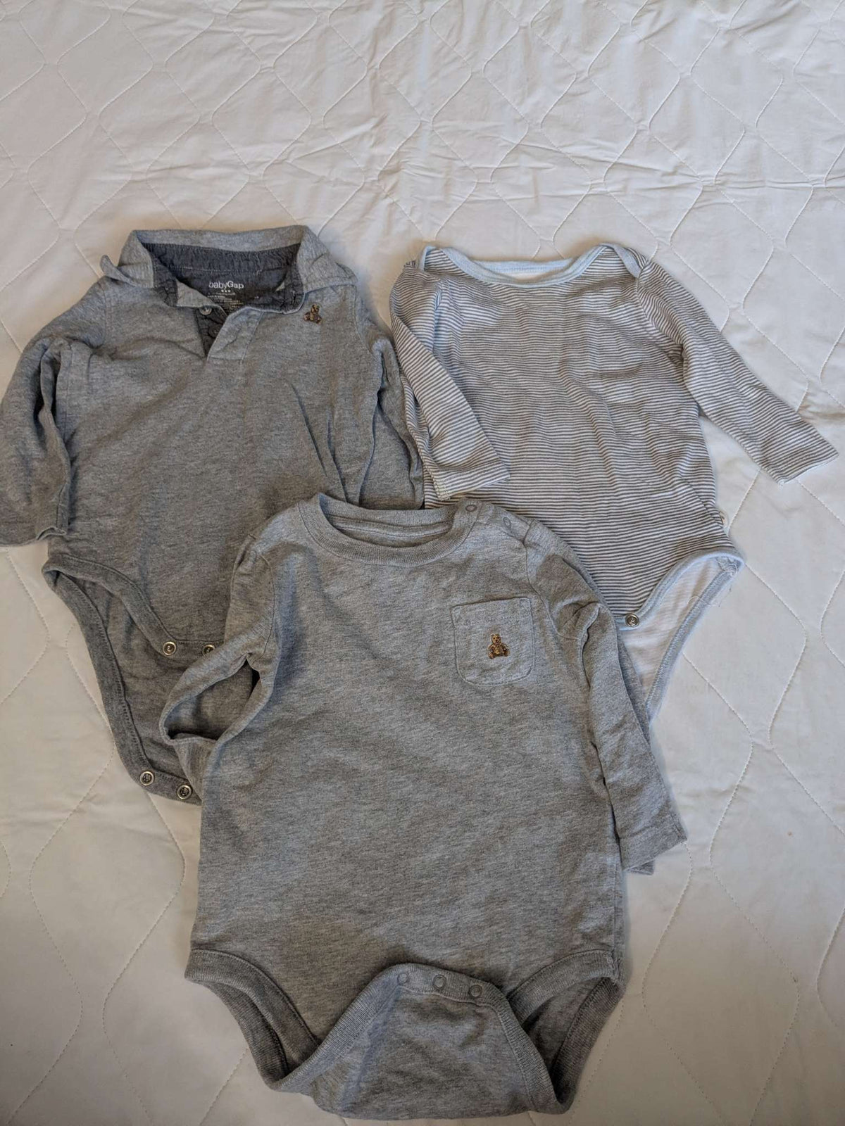 Bundle of 3 gray long sleeve onsies, 6-12 month, Kids 9 Month (6-9M)