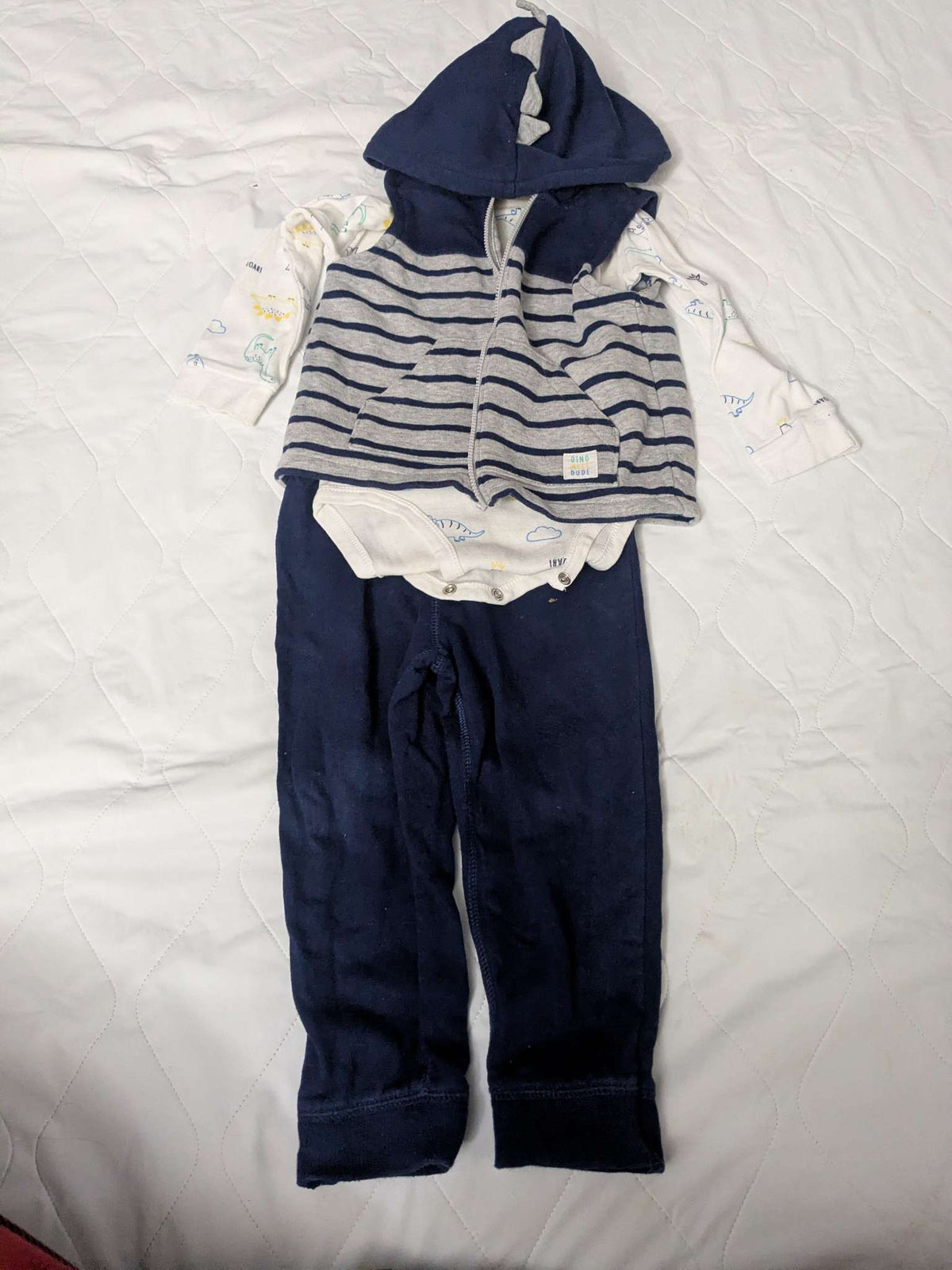 Carter's 3 piece dinosaur set, 24 months, Kids 24 Month (18-24M)
