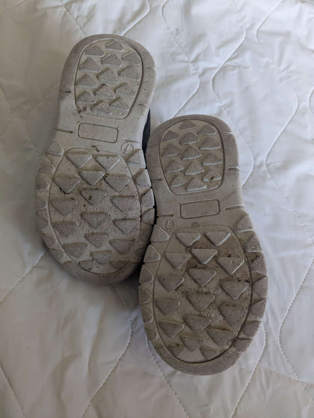 Cute size 7 slip on shoes for little girl, Shoes 7 (Walkers:12-24 mth)
