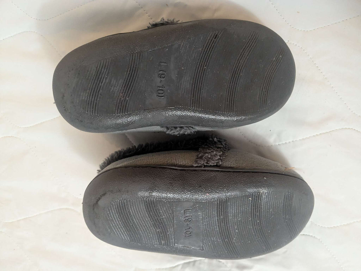 Gray little boy slippers, size 9/10, Shoes 9 (Toddler:2-4yr)