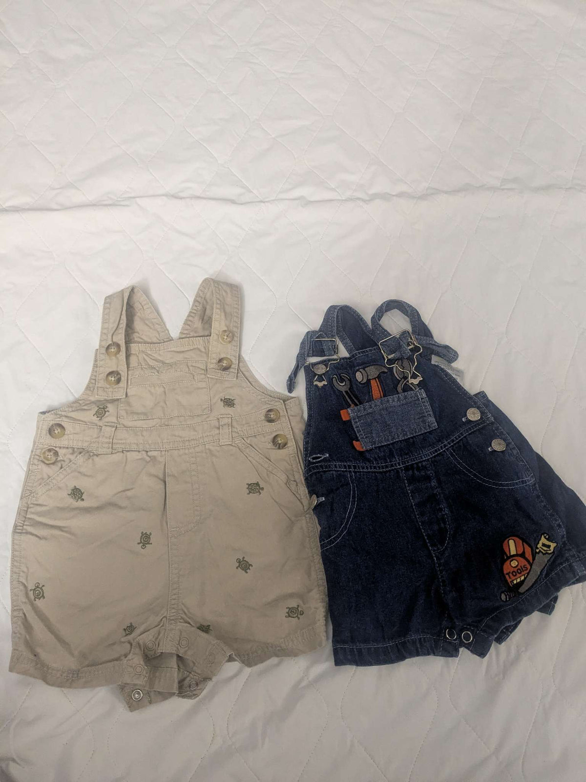 Bundle of 2 pairs of shorts overalls, Kids 6 Month (3-6M)