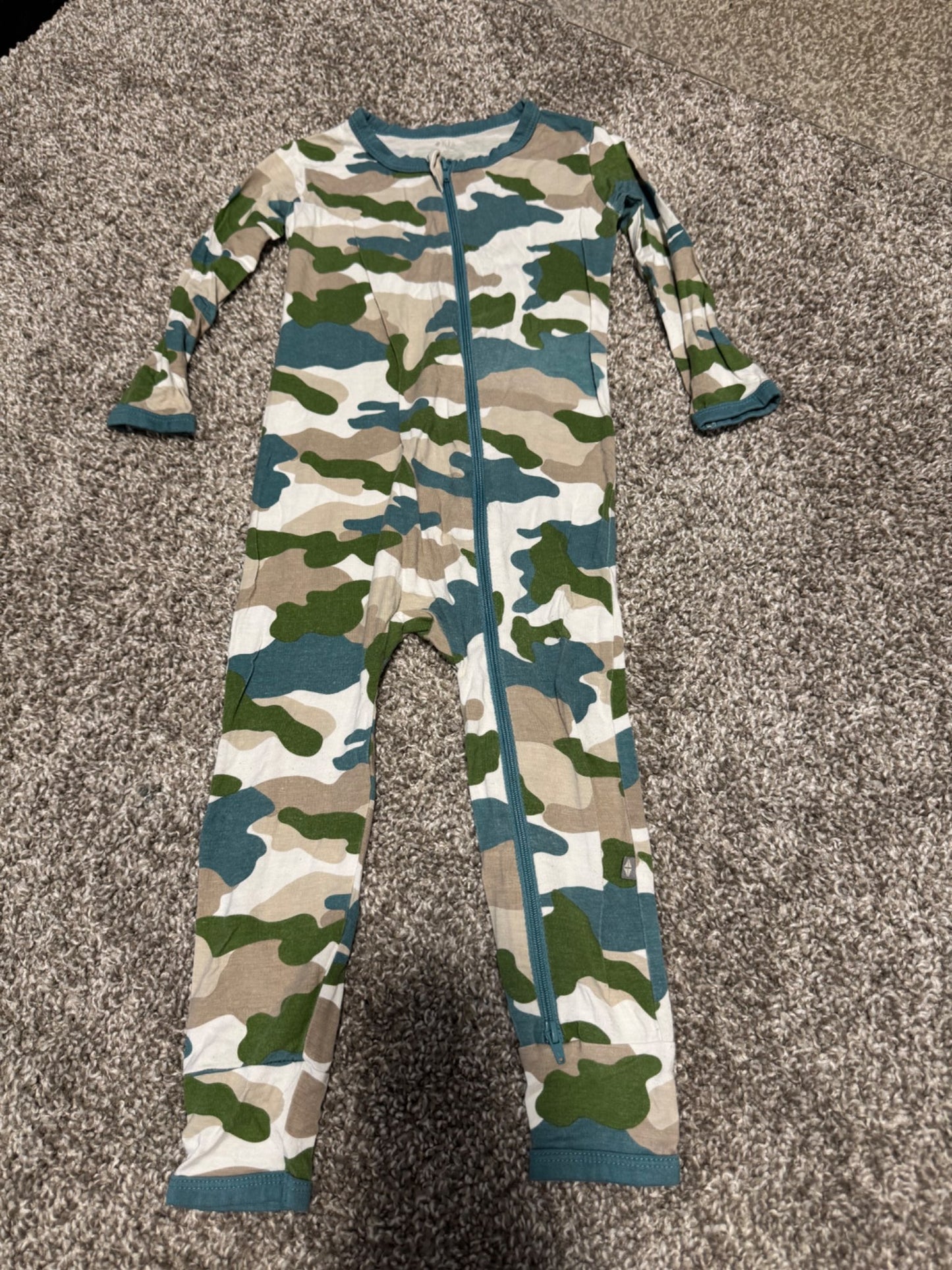 Kyte Baby camo romper, Kids 3T