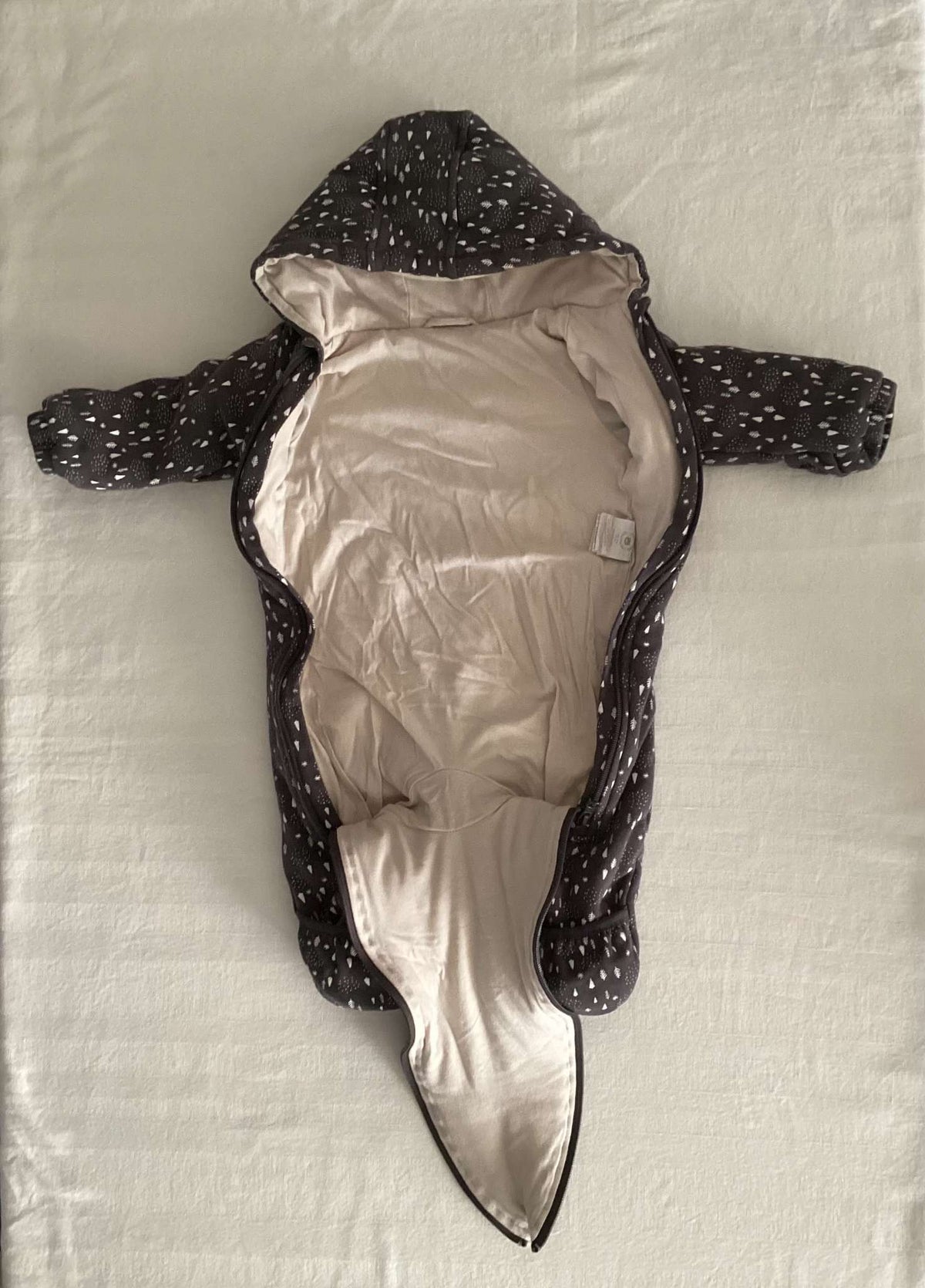 Joe Fresh Full Body Suit 6-9 months, Kids 9 Month (6-9M)