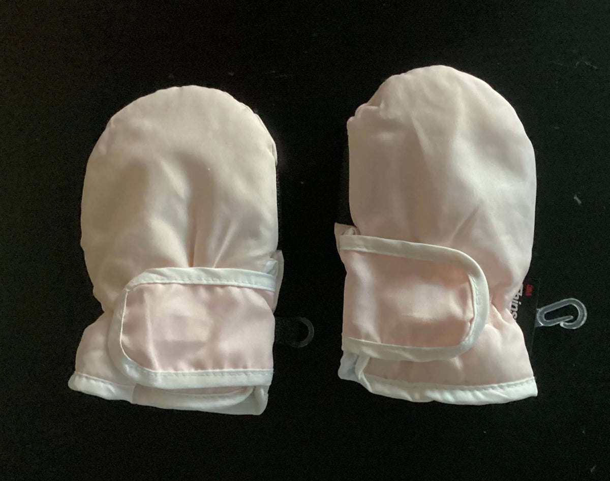 Bundle of 3 Mittens: Baby Gap Fleece White & Pink, 3M Thinsulate Mittens (0-12 months), Kids 12 Month (9-12M)