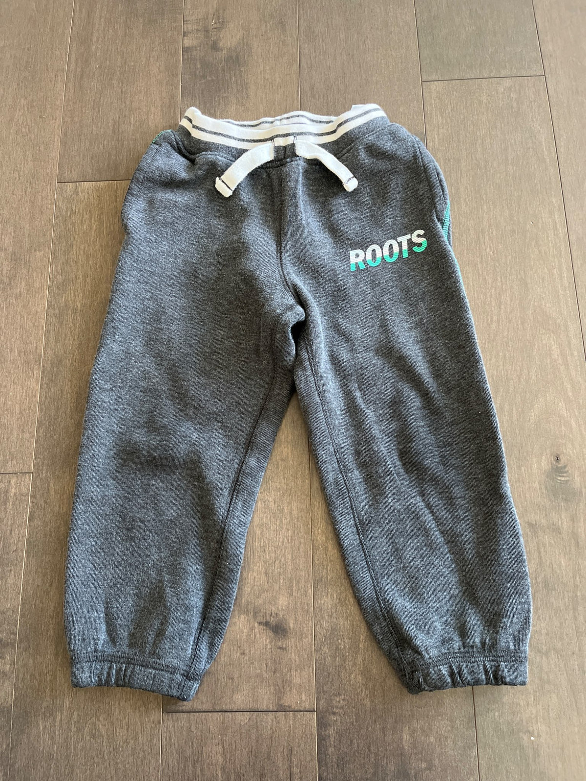 Roots Jogging Suit, Kids 3T