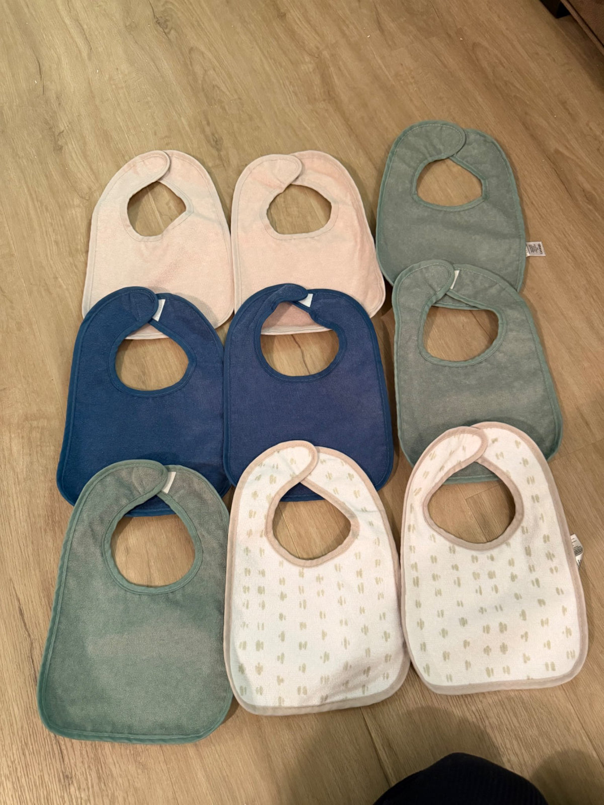 9 Bibs