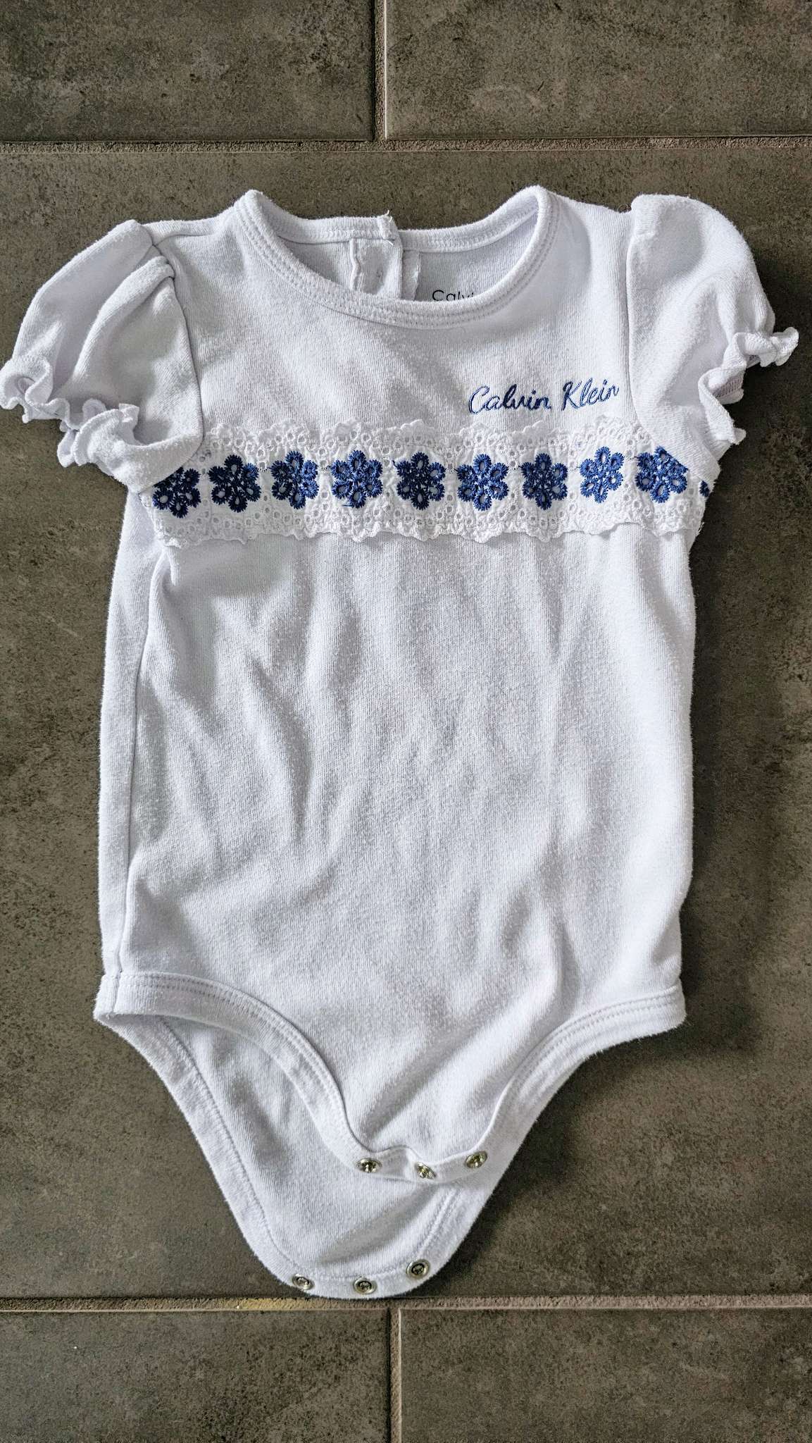Calvin Klein Girls White Embroidered Onesie – 18 months, Kids 18 Month (12-18M)