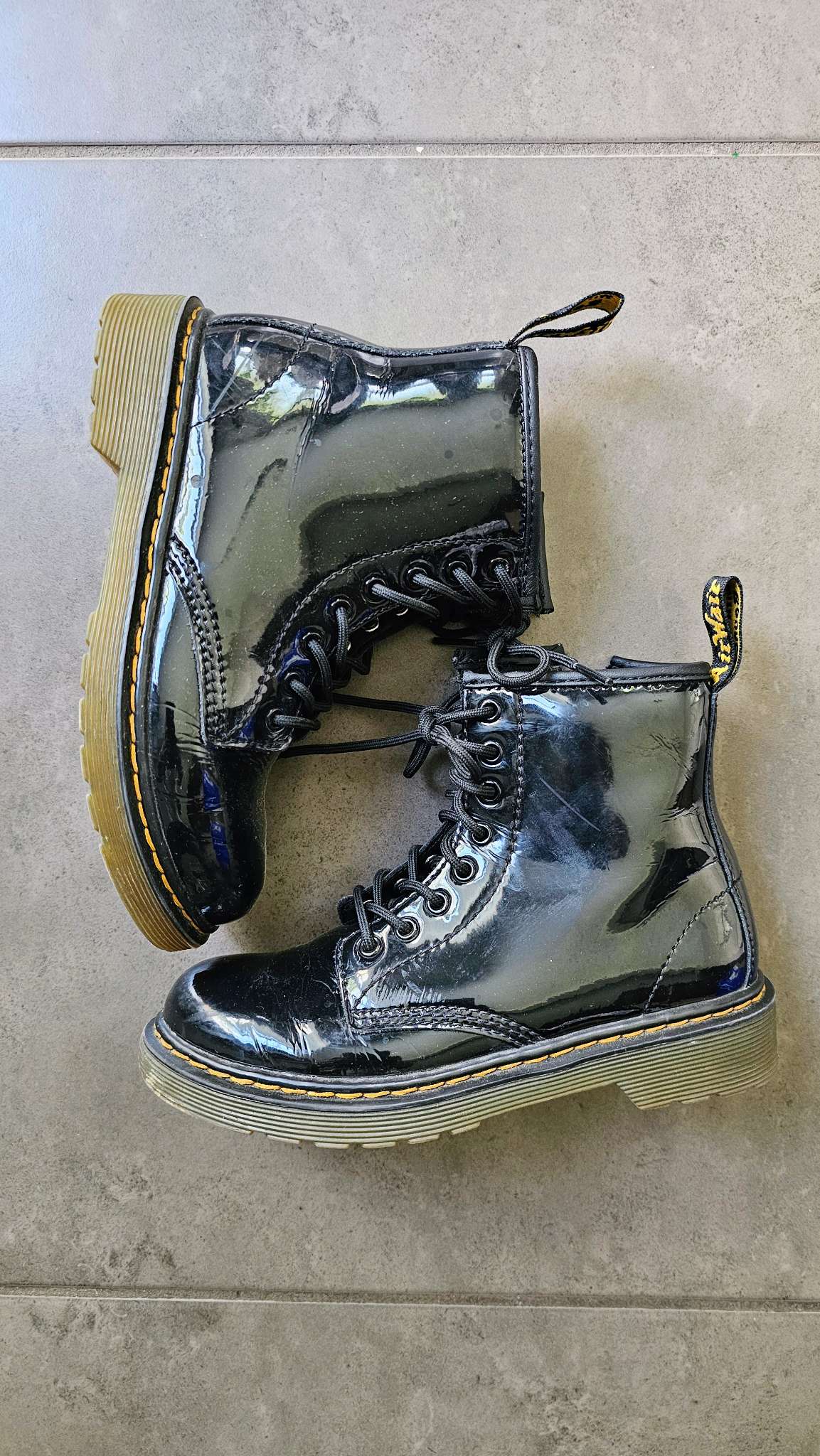 Dr. Martens Kids Black Patent Boots – (Size 1), Shoes 1 (Kids:4-8yr)